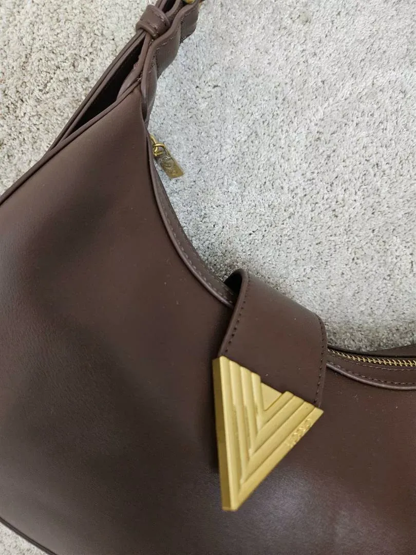 VICOLO - Borsa mezzaluna con clip - AS0011 - Moro