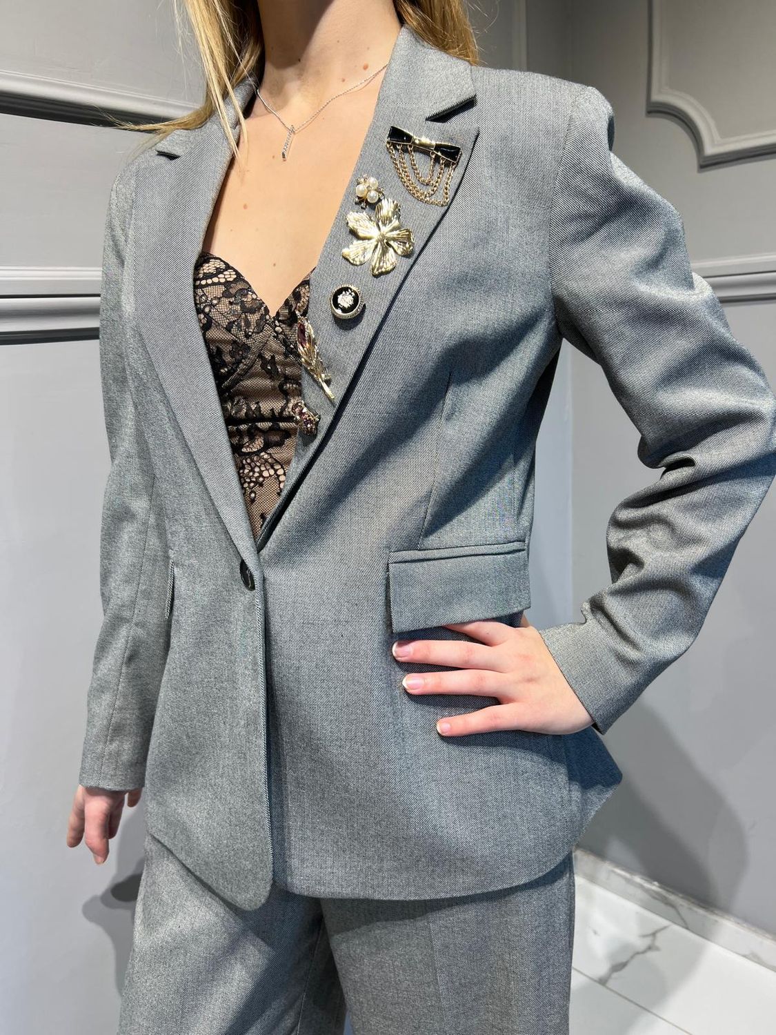 TENSIONE IN - Giacca con spille 25B3631 Grigio