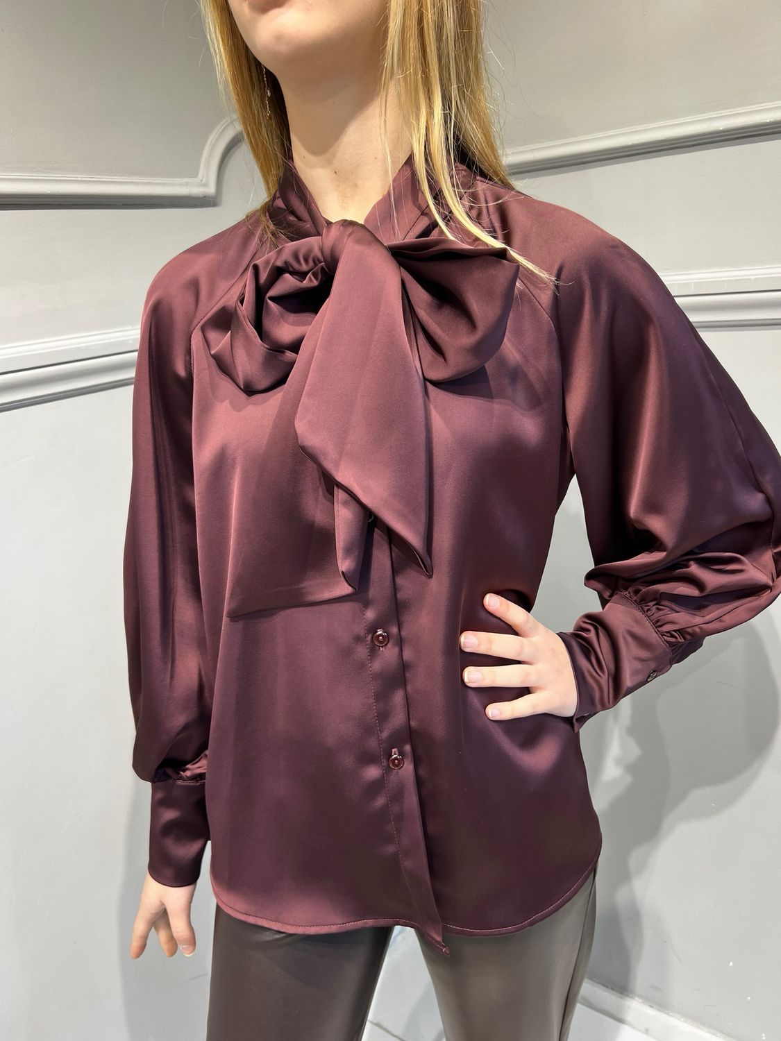 TENSIONE IN - camicia in raso con fiocco 25C4213 - bordeaux