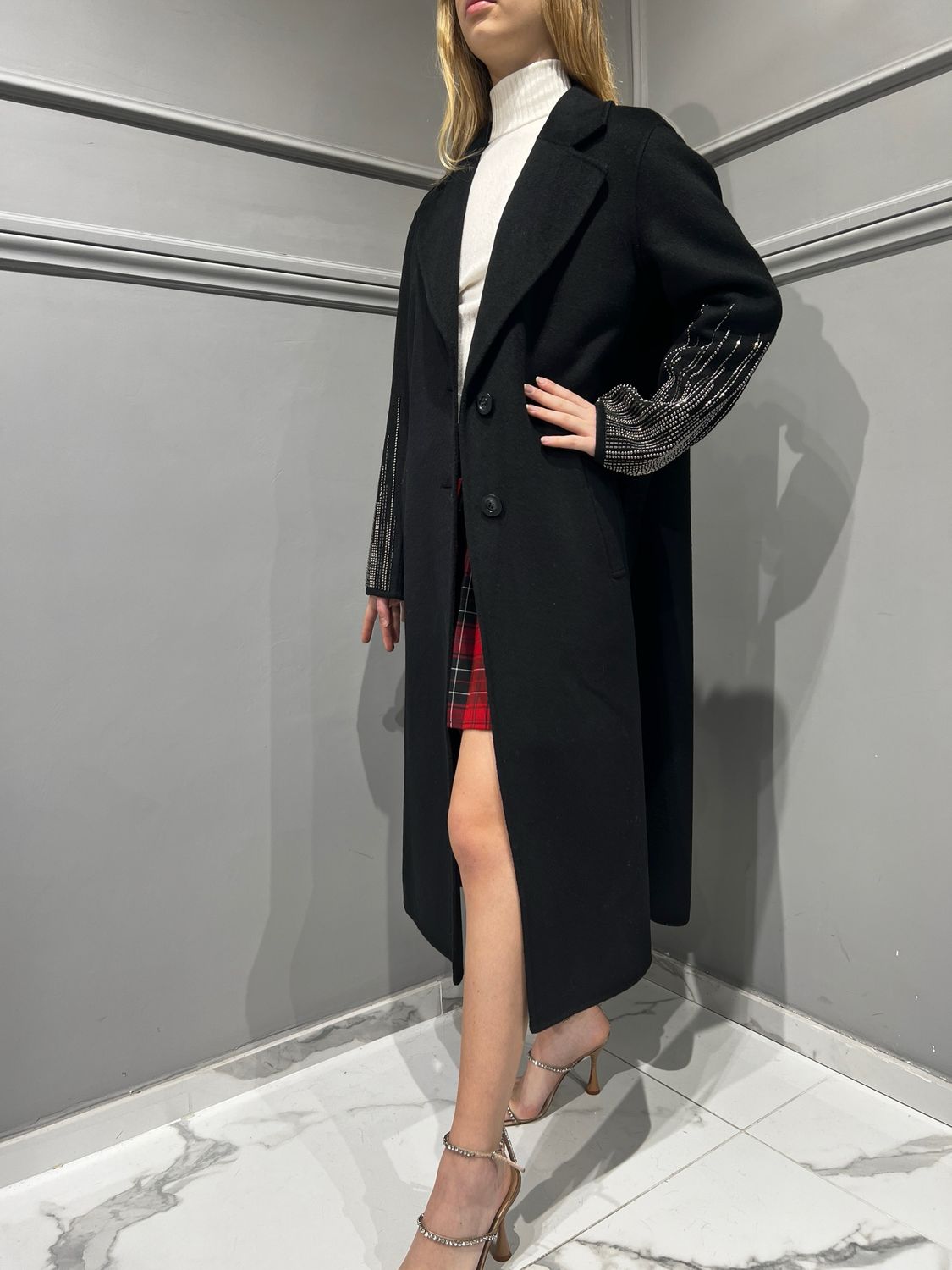 MOTEL - cappotto con borchie sulle braccia MOT082 - nero