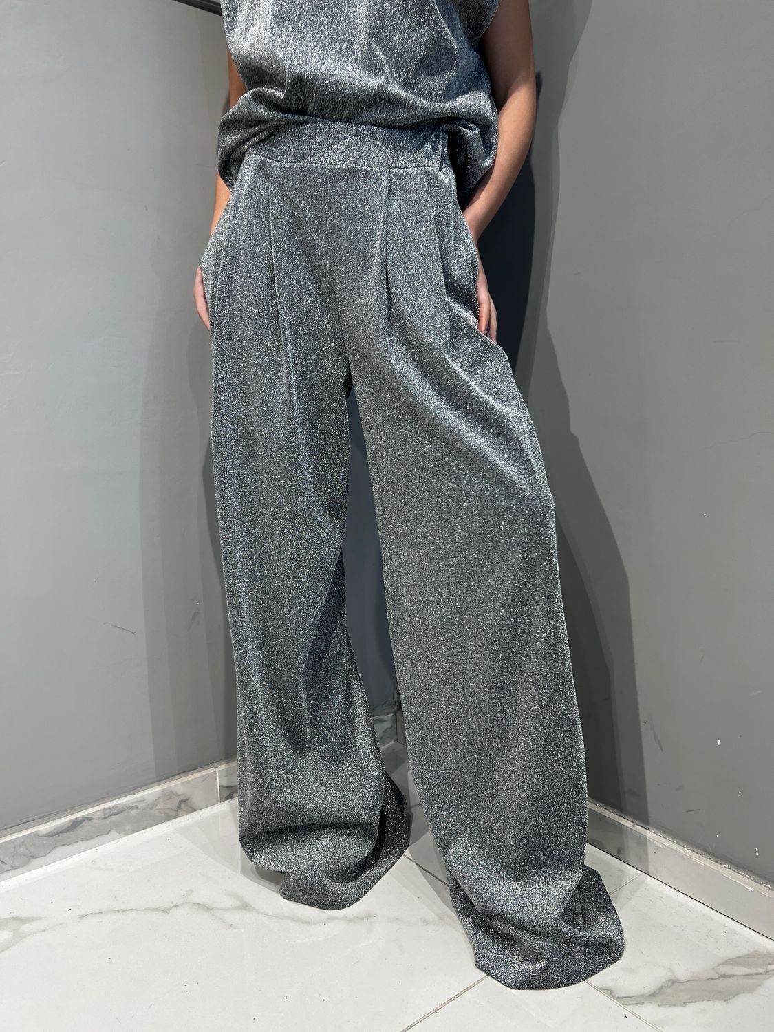 VICOLO - pantalone palazzo in lurex son elastico in vita US0139 - grigio