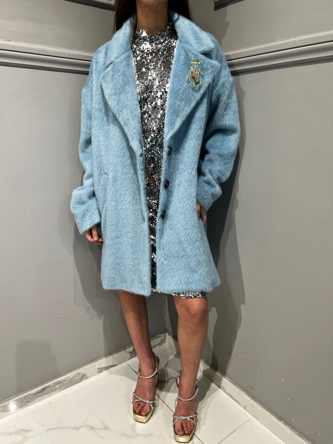 TENSIONE IN - giacca pelouche con spilla 25B4664 - celeste