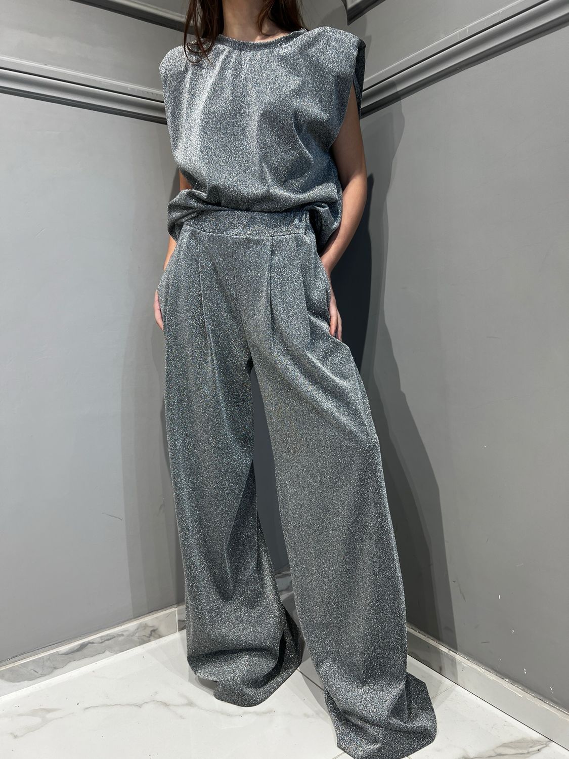 VICOLO - pantalone palazzo in lurex son elastico in vita US0139 - grigio