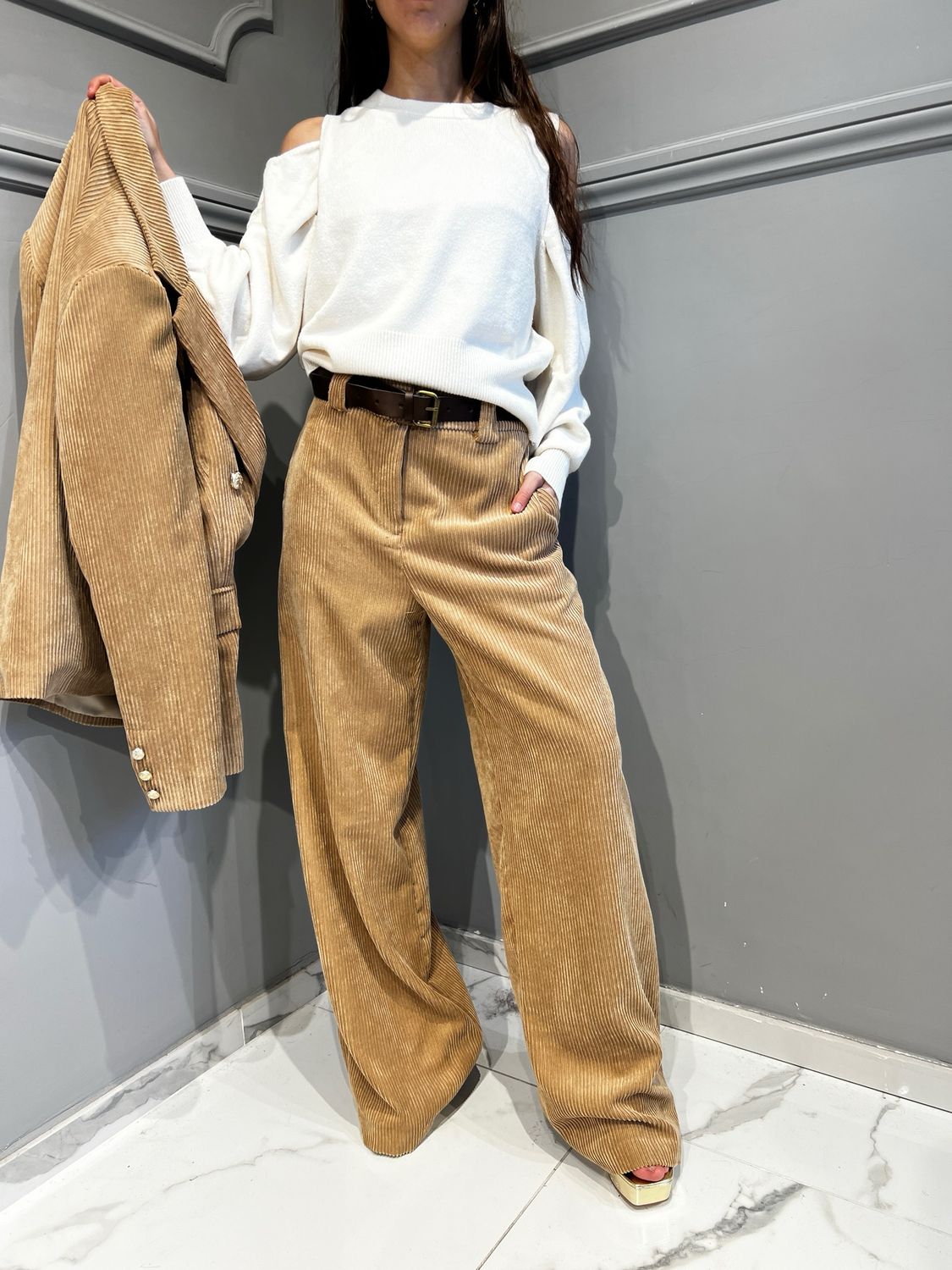 TENSIONE IN - pantalone in velluto a coste con elastico dietro 25P4597 - camel