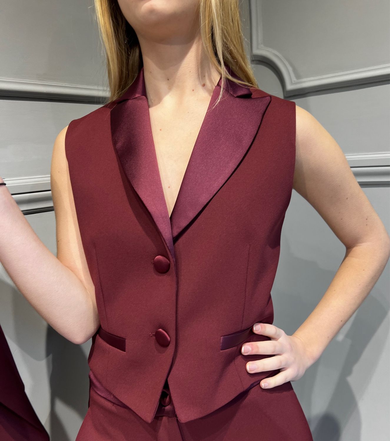 TENSIONE IN - gilet corto avvitato crepe e raso 24WLUGL24SCR - bordeaux