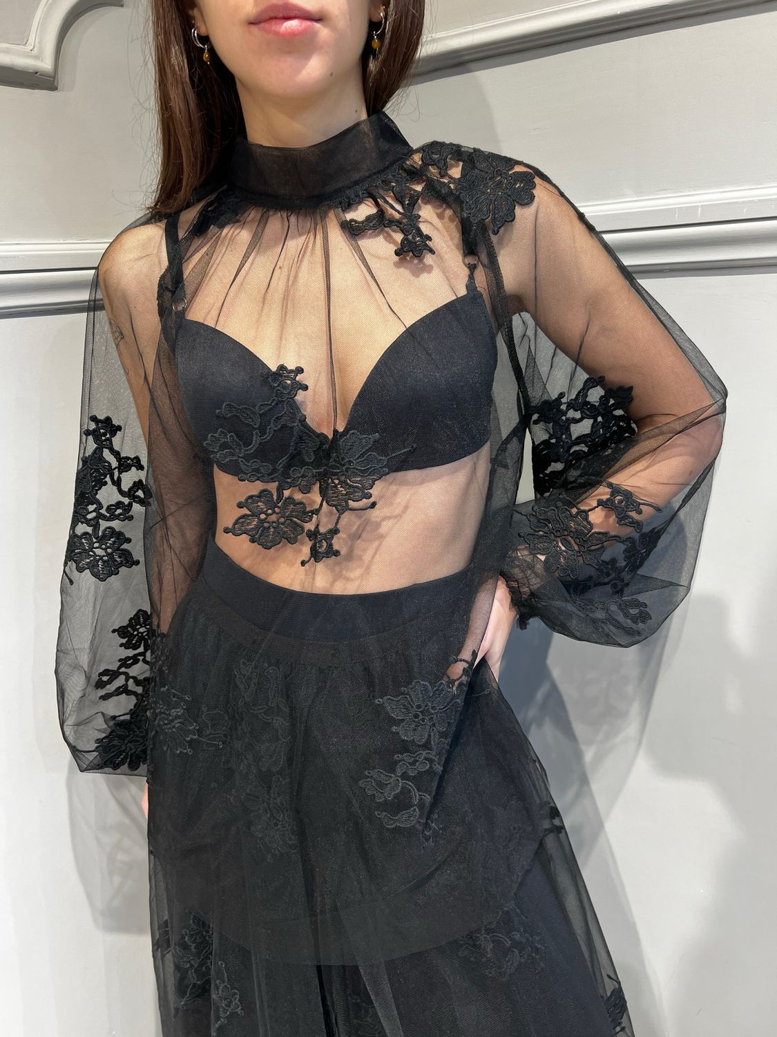 TENSIONE IN - camicia in tulle con ricami e fiocco 35771 - nero