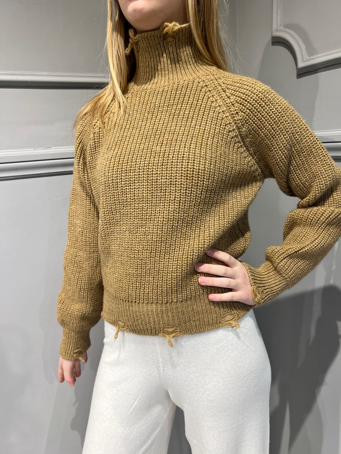 VICOLO - maglia lupetto con rotture 55187R - camel