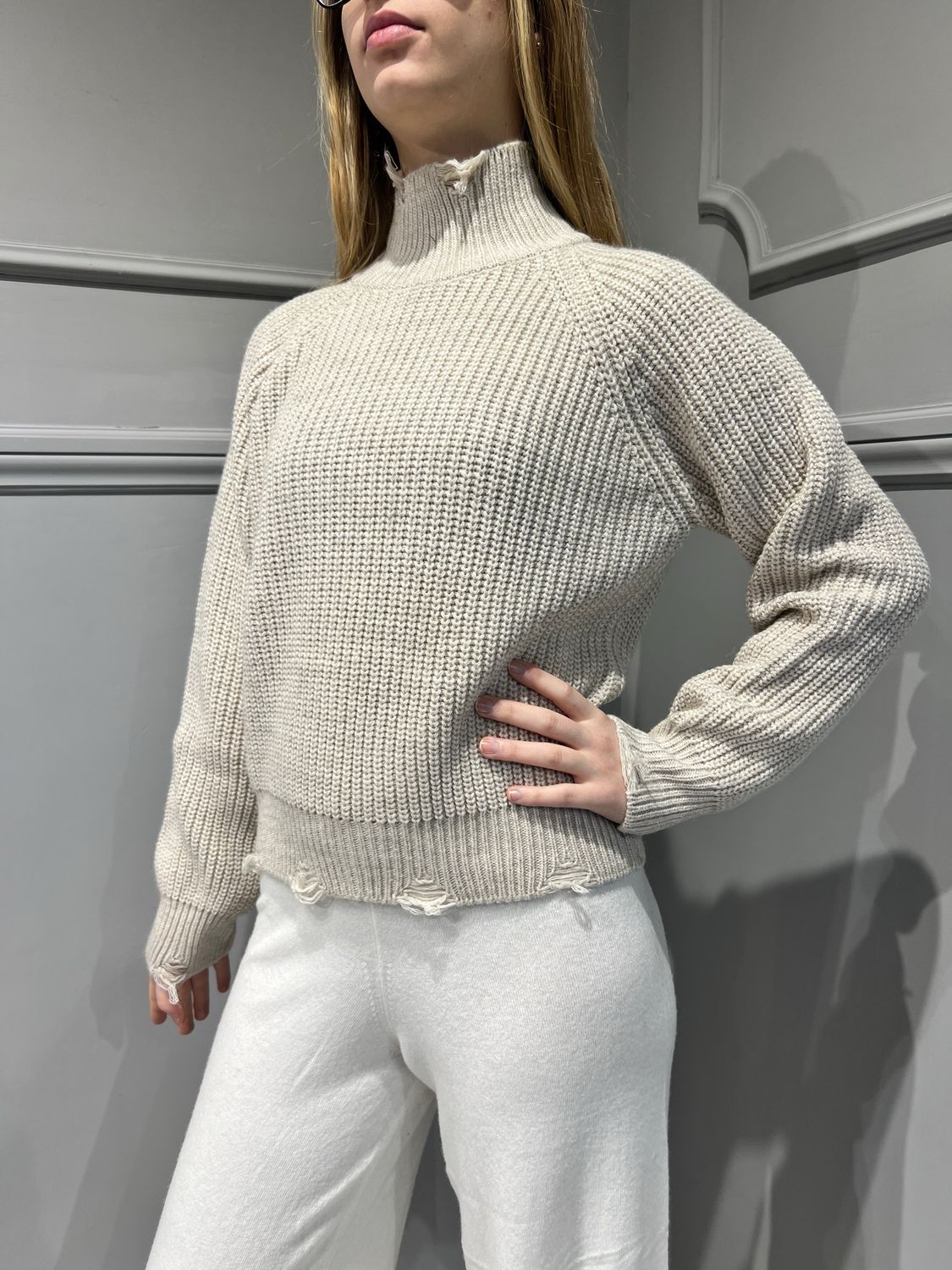 VICOLO - maglia lupetto con rotture 55187R - beige