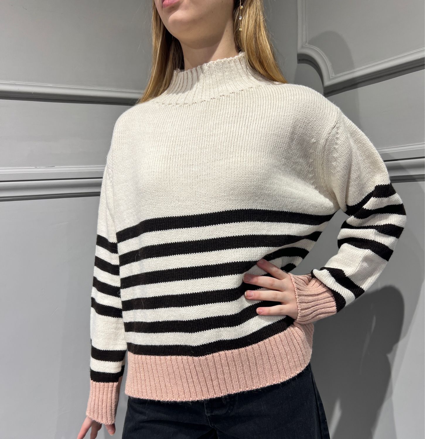 TENSIONE IN - maglia collo vulcano a righe a scatoletta D80548 - burro/rosa/nero