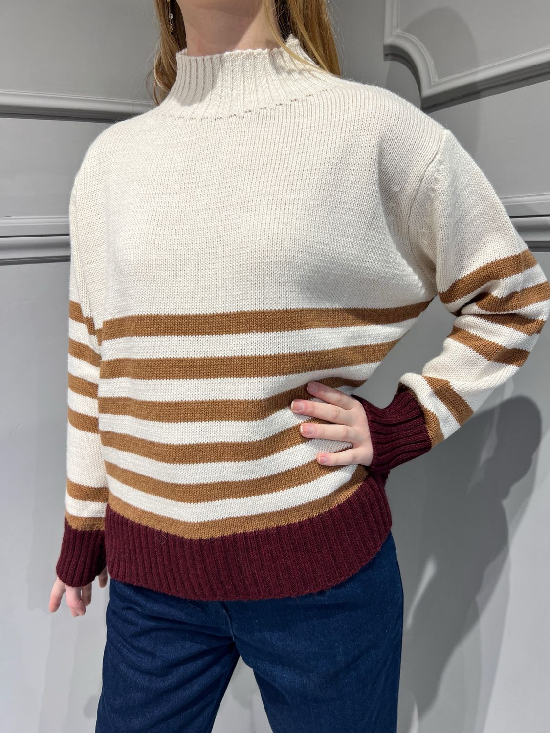 TENSIONE IN- maglia collo vulcano scatoletta a righe D80548 - burro/camel/bordeaux