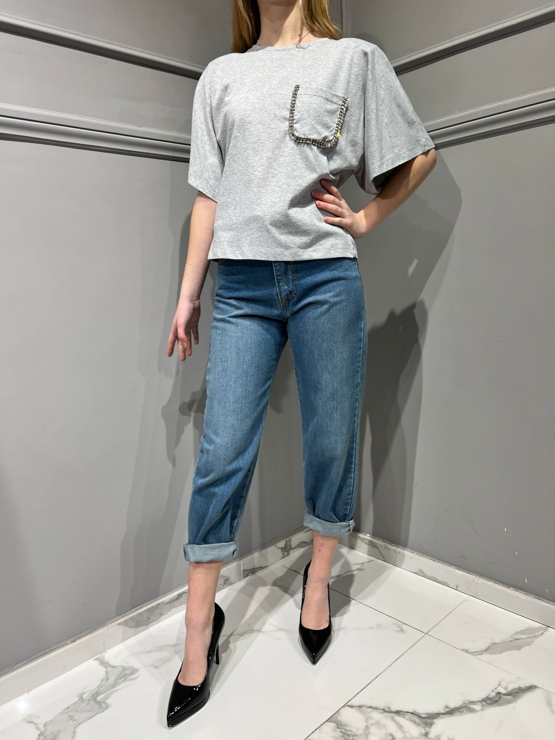 MOTEL - t-shirt con spalline e tasca con strass SH000897 - grigio chiaro