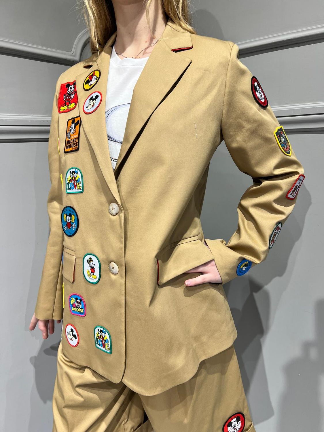 MOTEL - Giacca monopetto con patch snoopy Woodstock 35924G - Camel