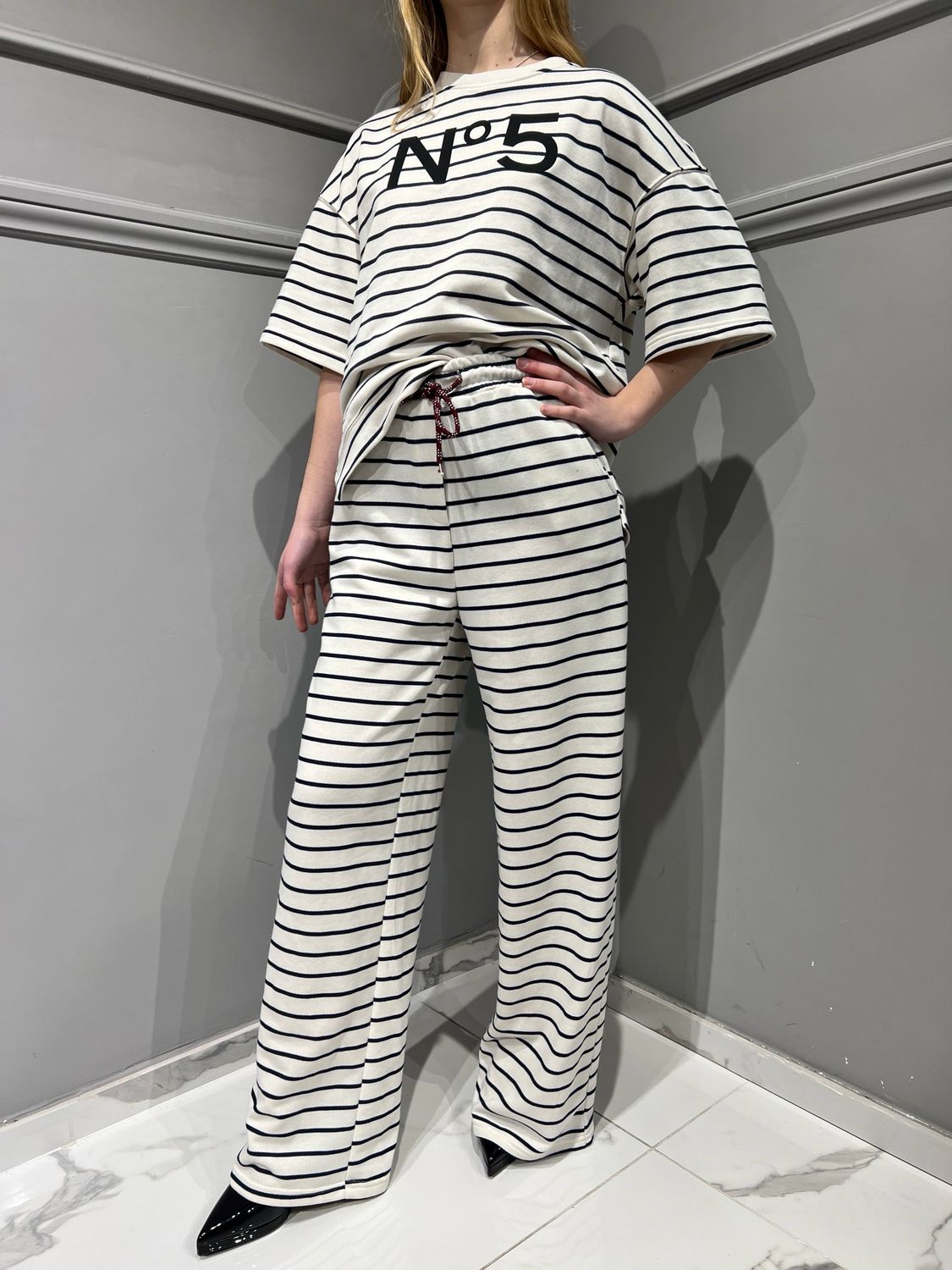 TENSIONE IN - pantalone in felpa garzata a righe elastico e laccio in vita tasche laterali 25p6681 - panna/blu