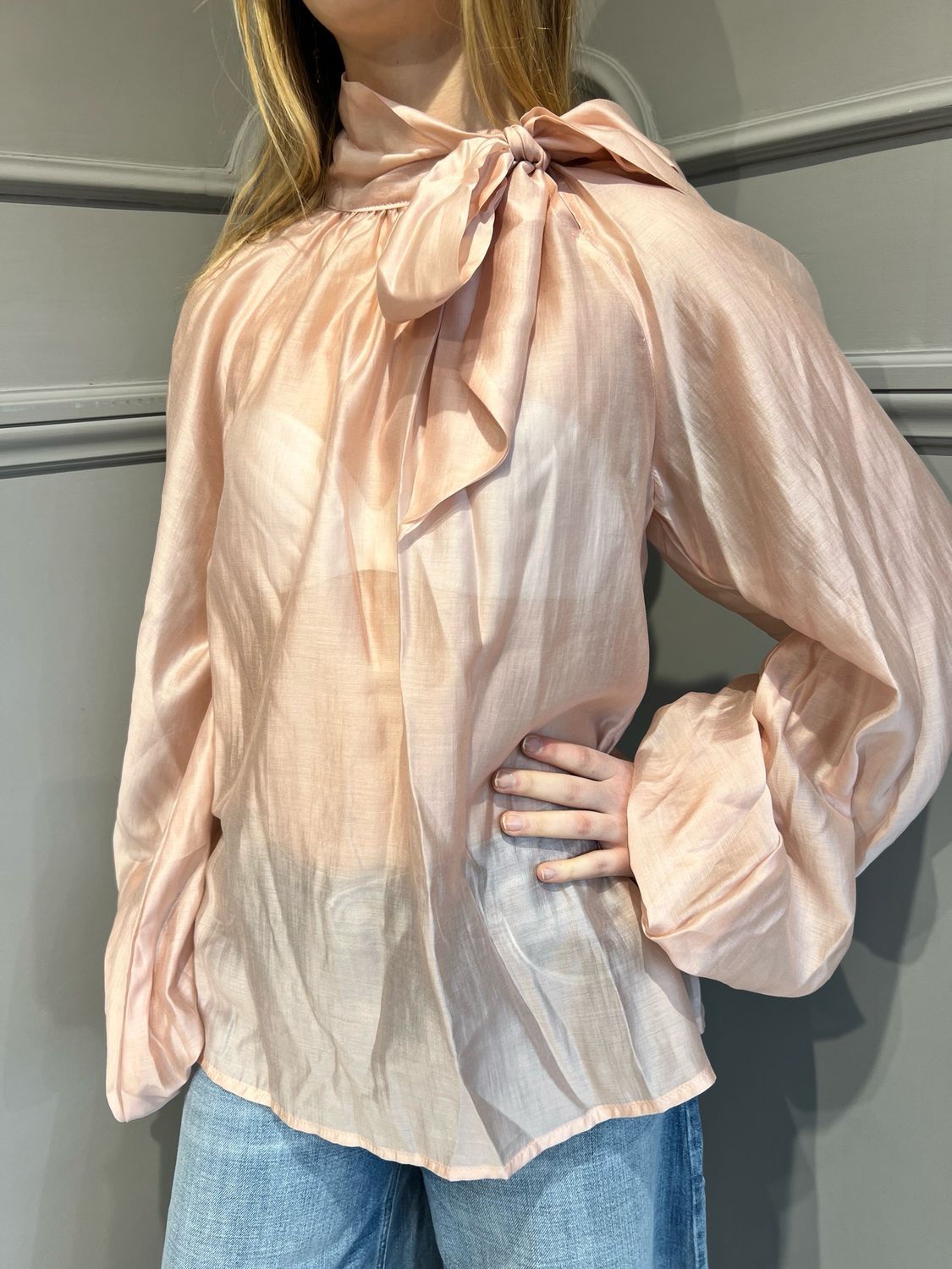 TENSIONE IN - camicia con maniche a sbuffo e fiocco 25C6807 - rosa