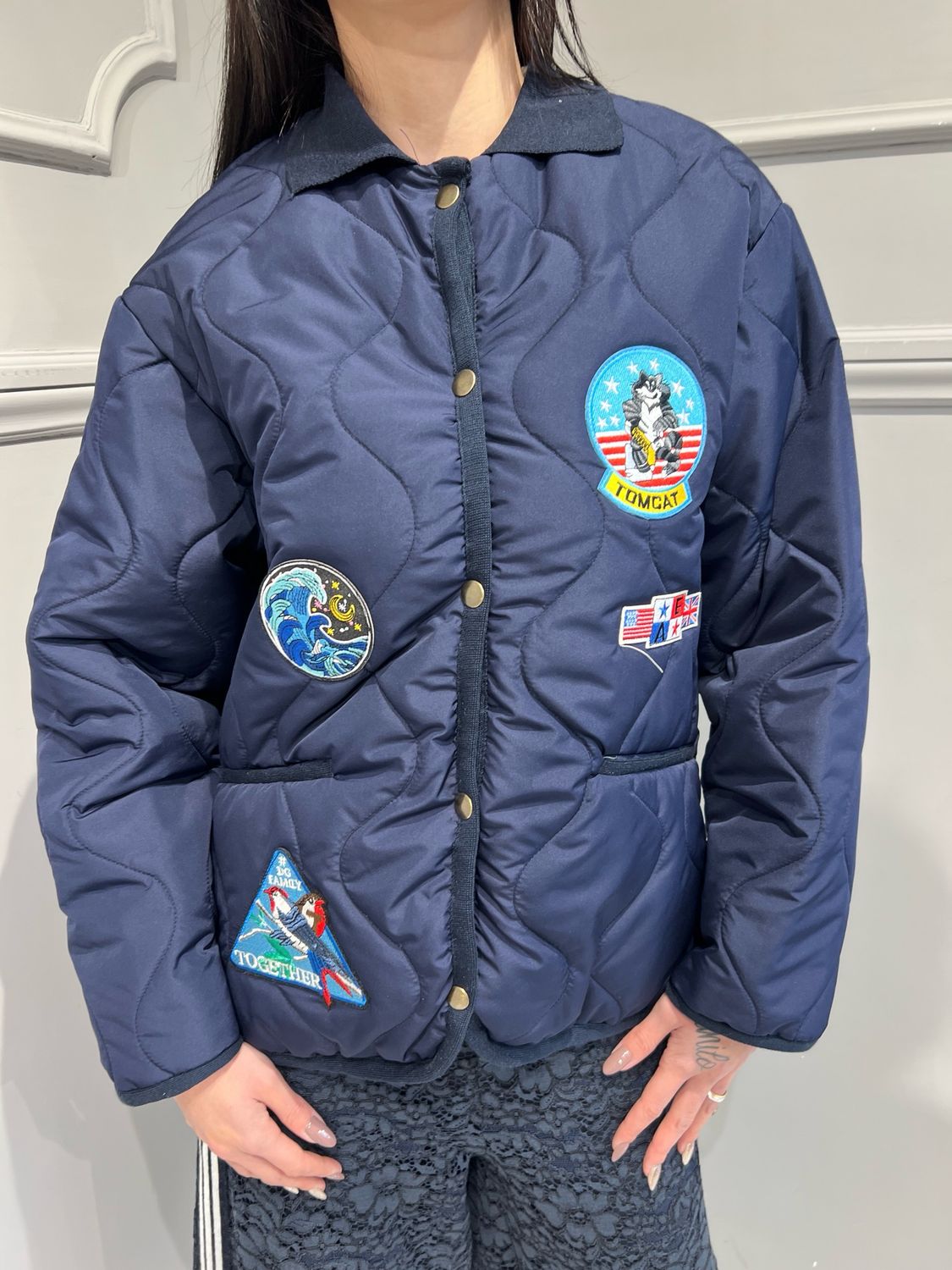 TENSIONE IN - giacca trapuntata con patch S25J443 - blu TENSIONE IN - giacca trapuntata con patch S25J443 - blu