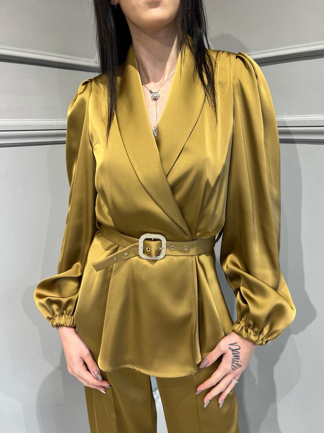 SILENCE LIMITED - giacca in raso doppiopetto con cintura New Kimono Strass GIF3 - OIL