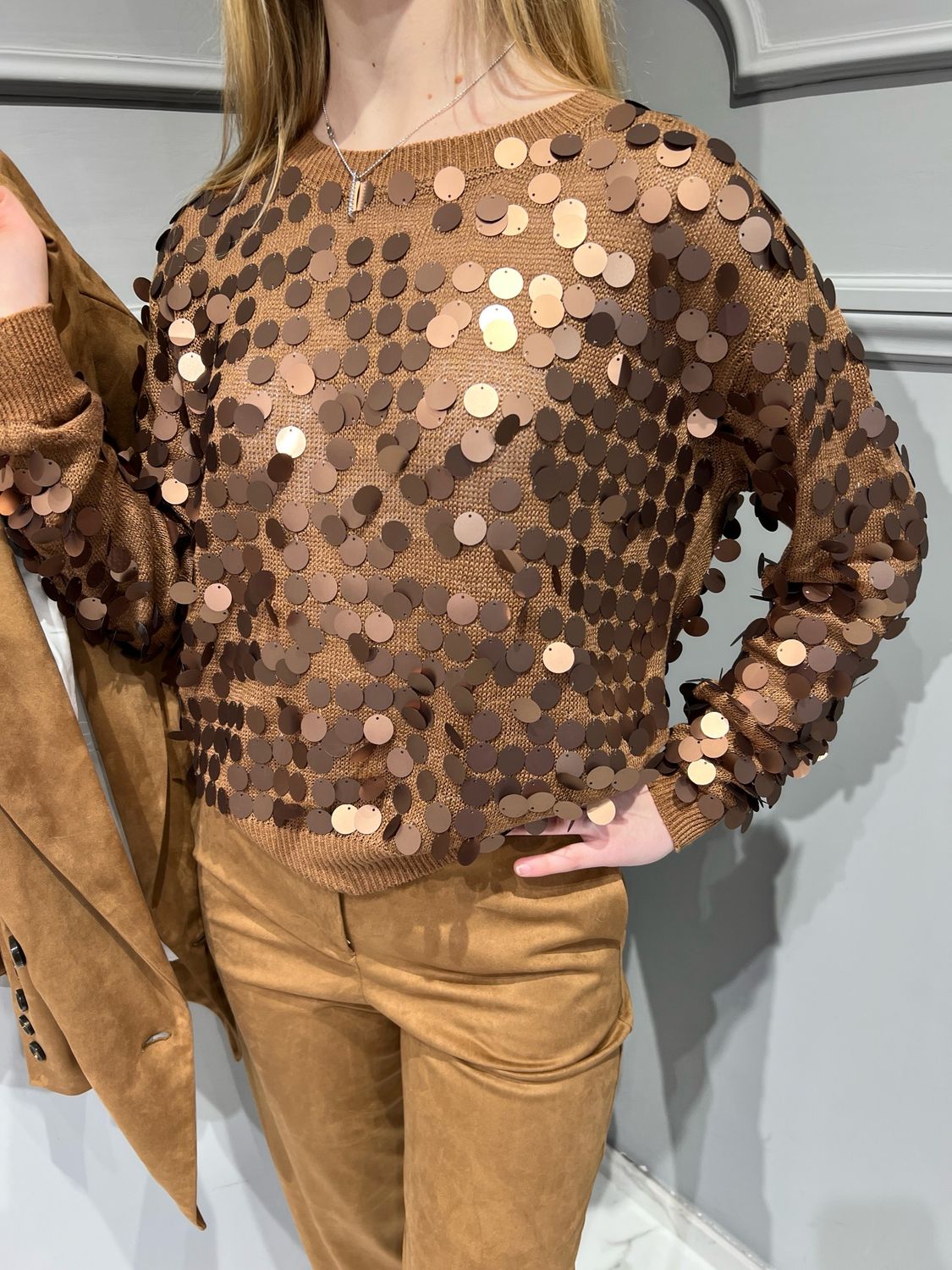 VICOLO - maglia girocollo paillettes grandi 77003D - cuoio