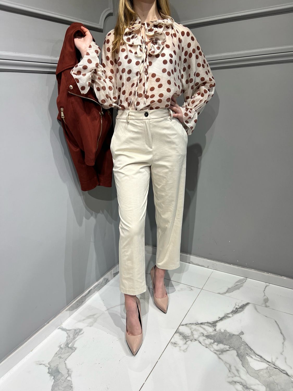 MOTEL - pantalone in renna ecologica elasticizzata a sigaretta con elastico dietro e tasche laterali PT06-S - latte MOTEL - pantalone in renna ecologica elasticizzata a sigaretta con elastico dietro e tasche laterali PT06-S - latte