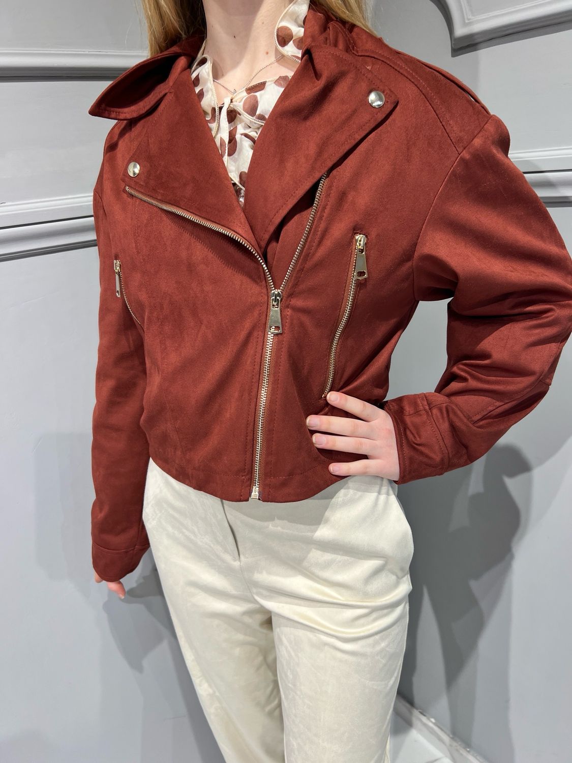 MOTEL - giacca modello chiodo in renna ecologica elasticizzata 125067/1L - nebbiolo MOTEL - giacca modello chiodo in renna ecologica elasticizzata 125067/1L - nebbiolo