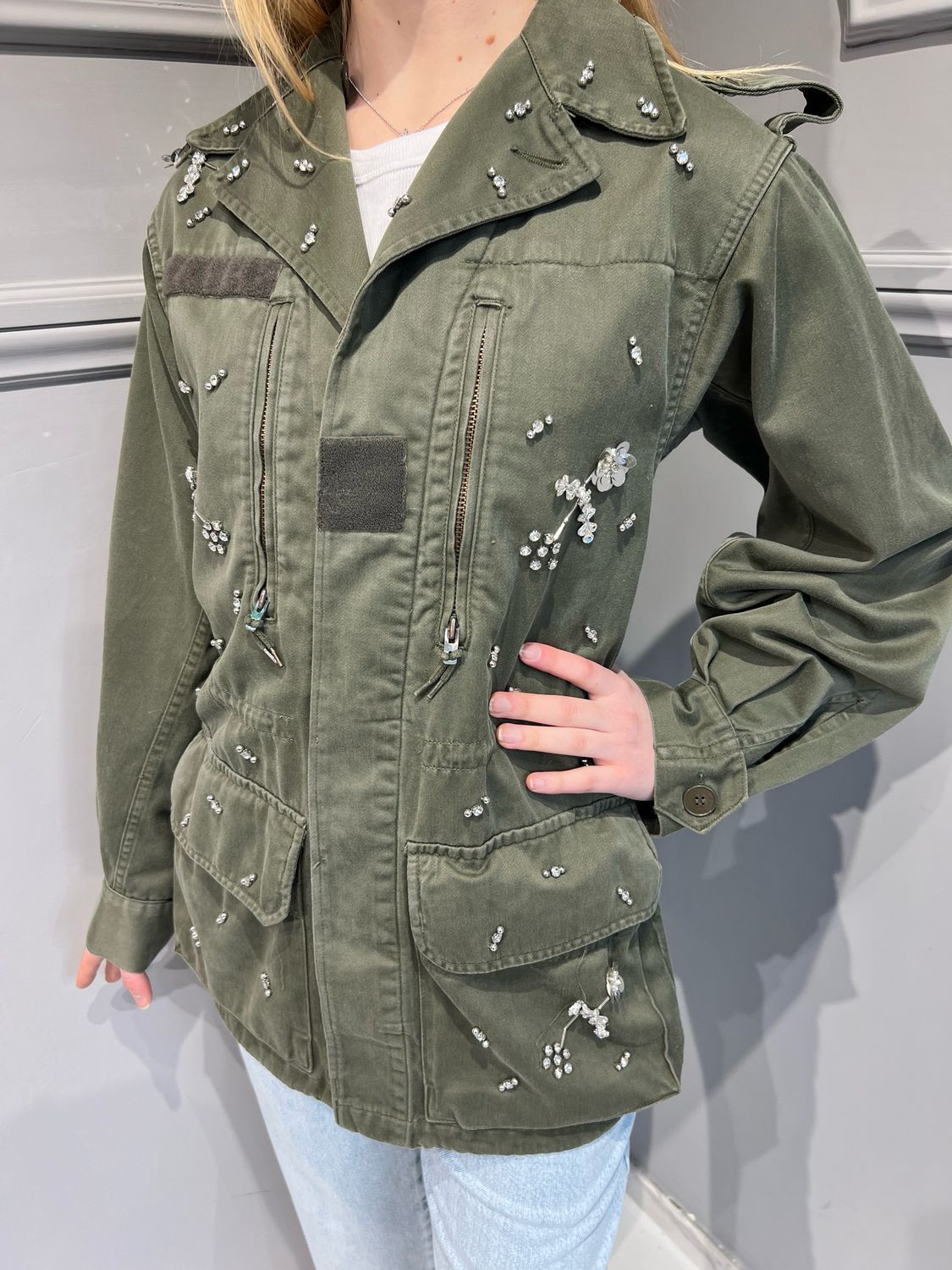 TENSIONE IN - giacca con pietre castoni e fiori GI6278 - verde militare