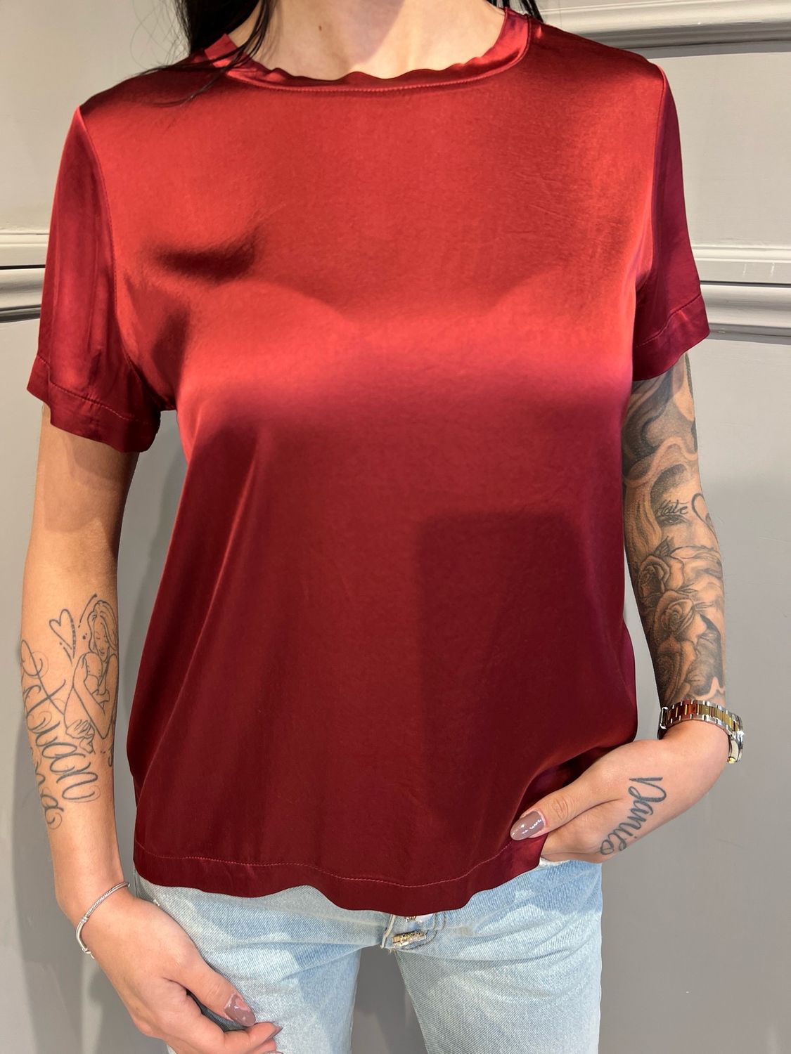 VICOLO - t-shirt in satin girocollo TS0007 - bordeaux