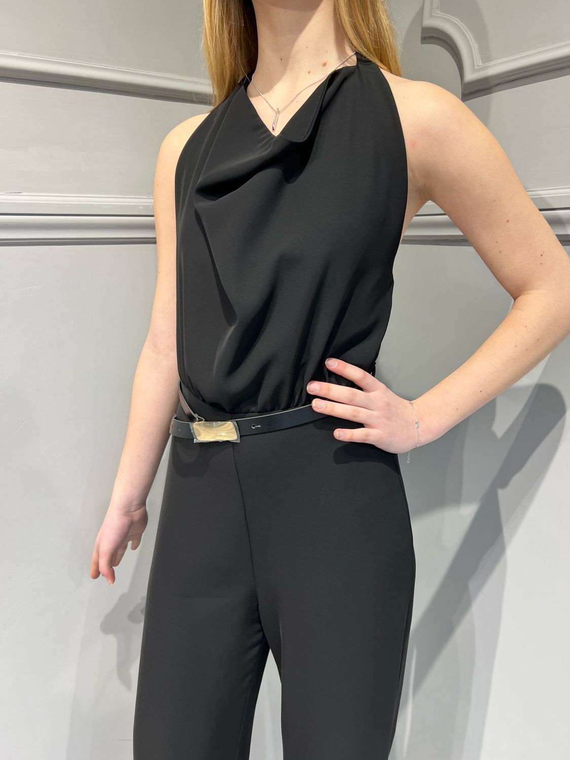 HAVE ONE - tuta con collo sciallato e schiena scoperta AFS-N023 - nero HAVE ONE - tuta con collo sciallato e schiena scoperta AFS-N023 - nero