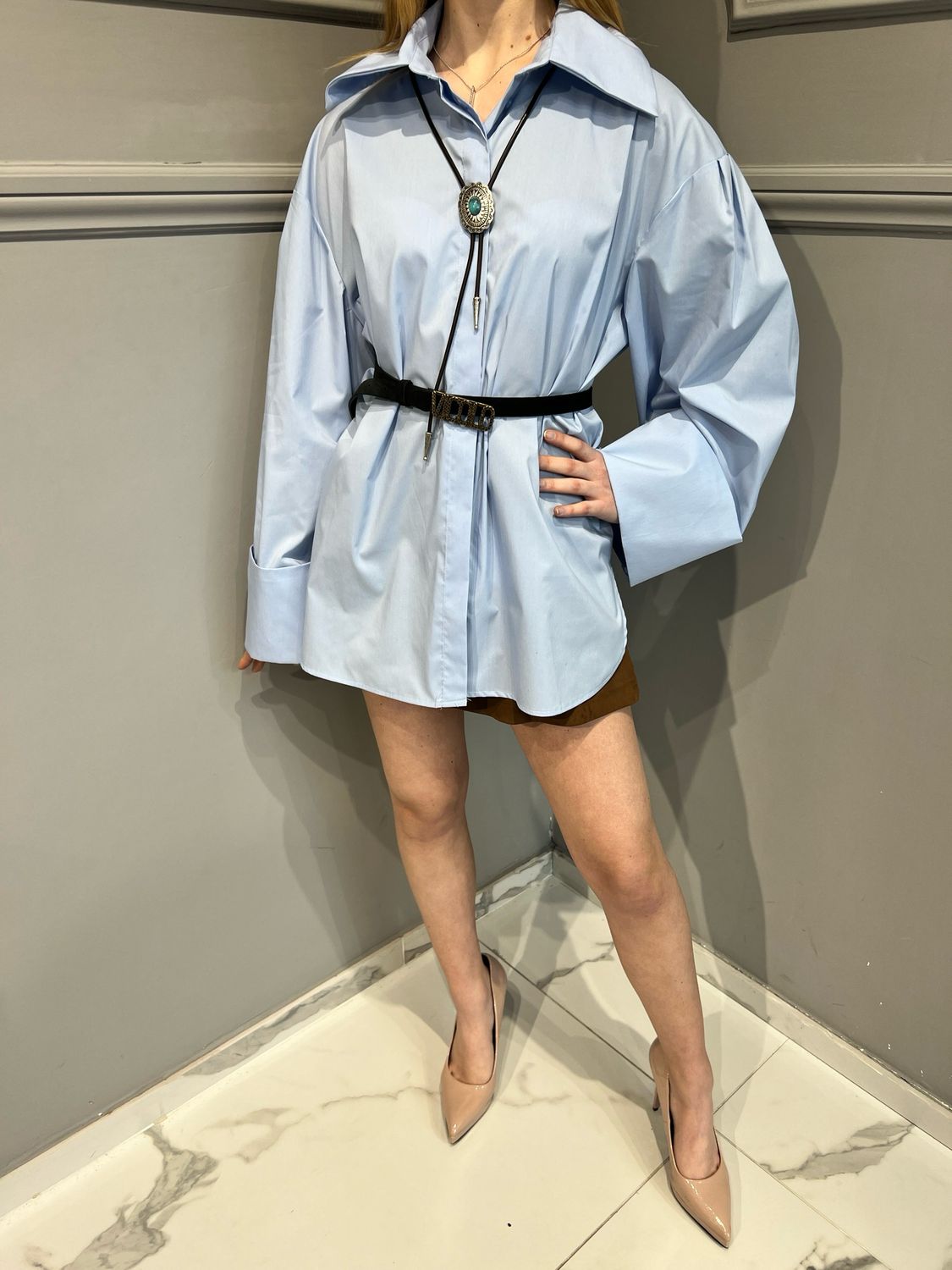 MOTEL - camicia over con maniche larghe e collana C46025 - celeste