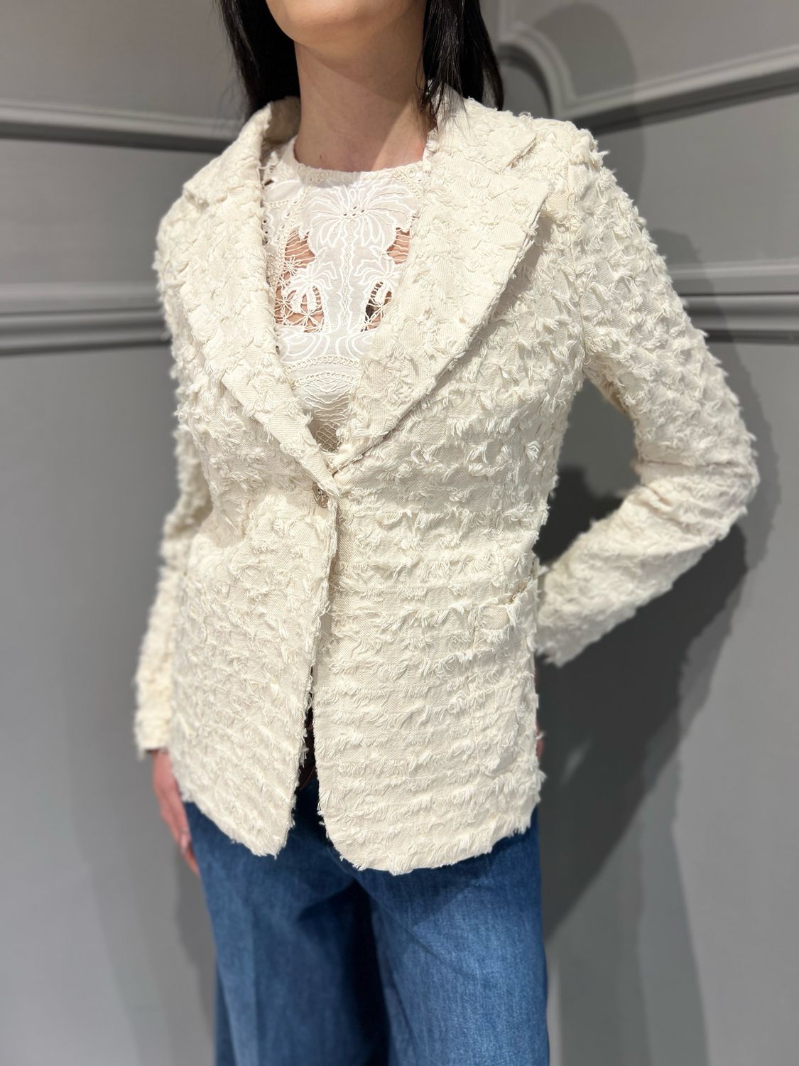 MOTEL - giacca avvitata con tessuto lavorato pe25018 - burro MOTEL - giacca avvitata con tessuto lavorato pe25018 - burro