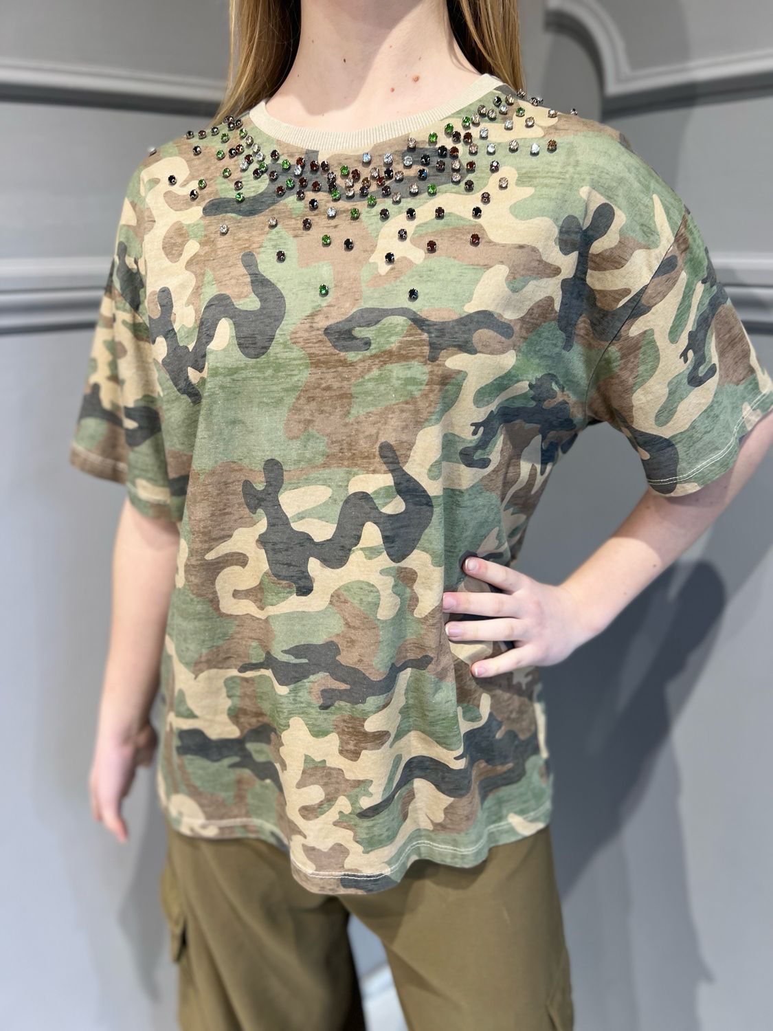 TENSIONE IN - t-shirt camouflage con pietre MG769 - verde