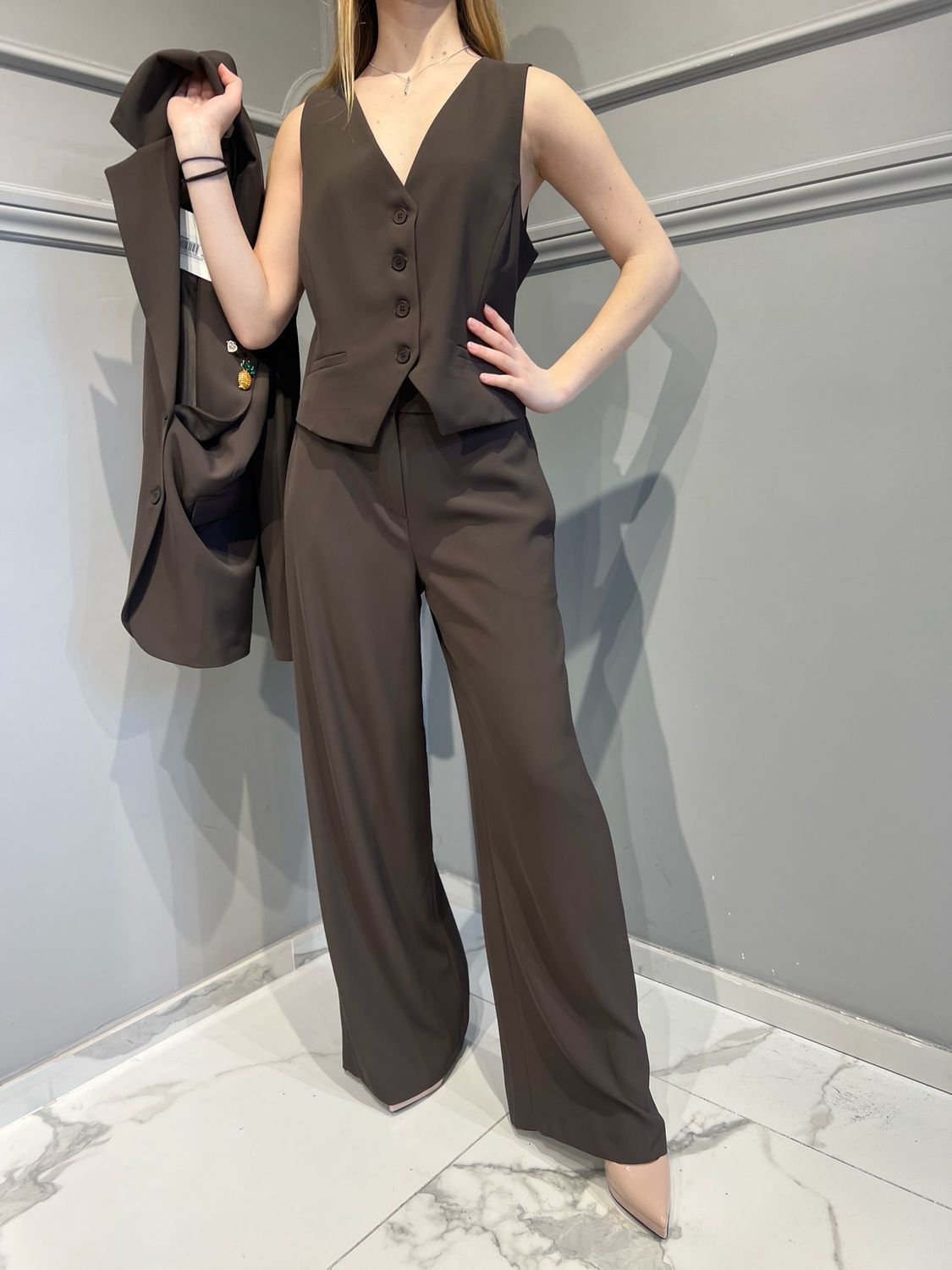 TENSIONE IN - completo gilet+pantalone con elastico dietro a palazzo 25C6519 - cioccolato