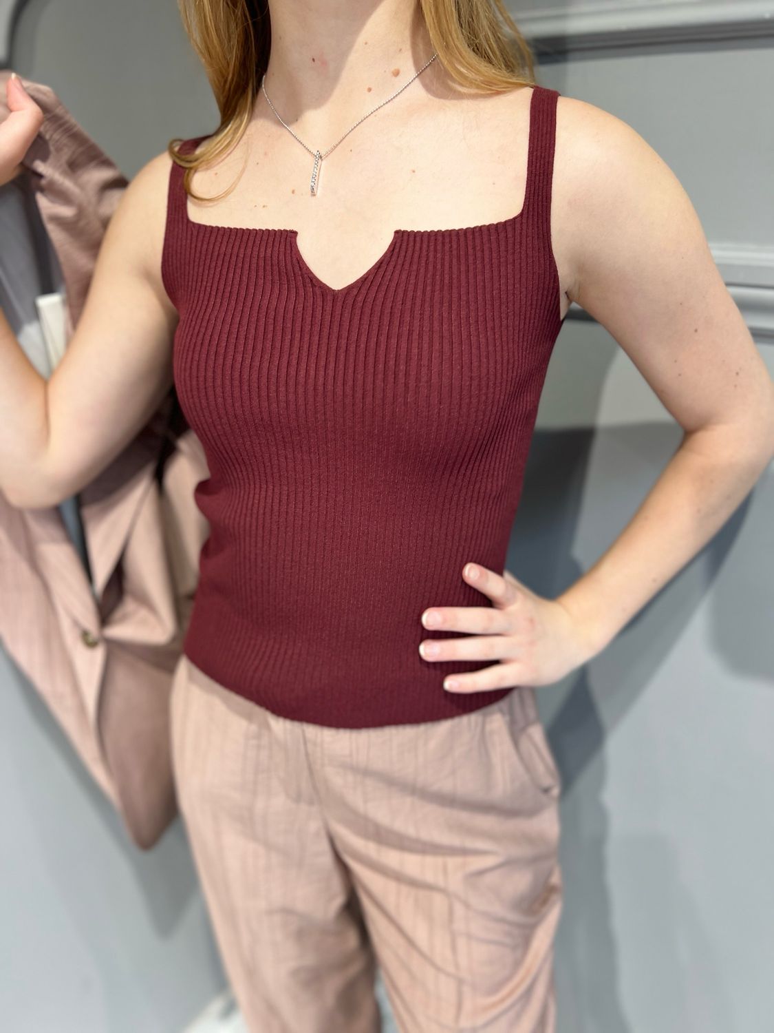 VICOLO - top a costine elasticizzato 22114d - vino