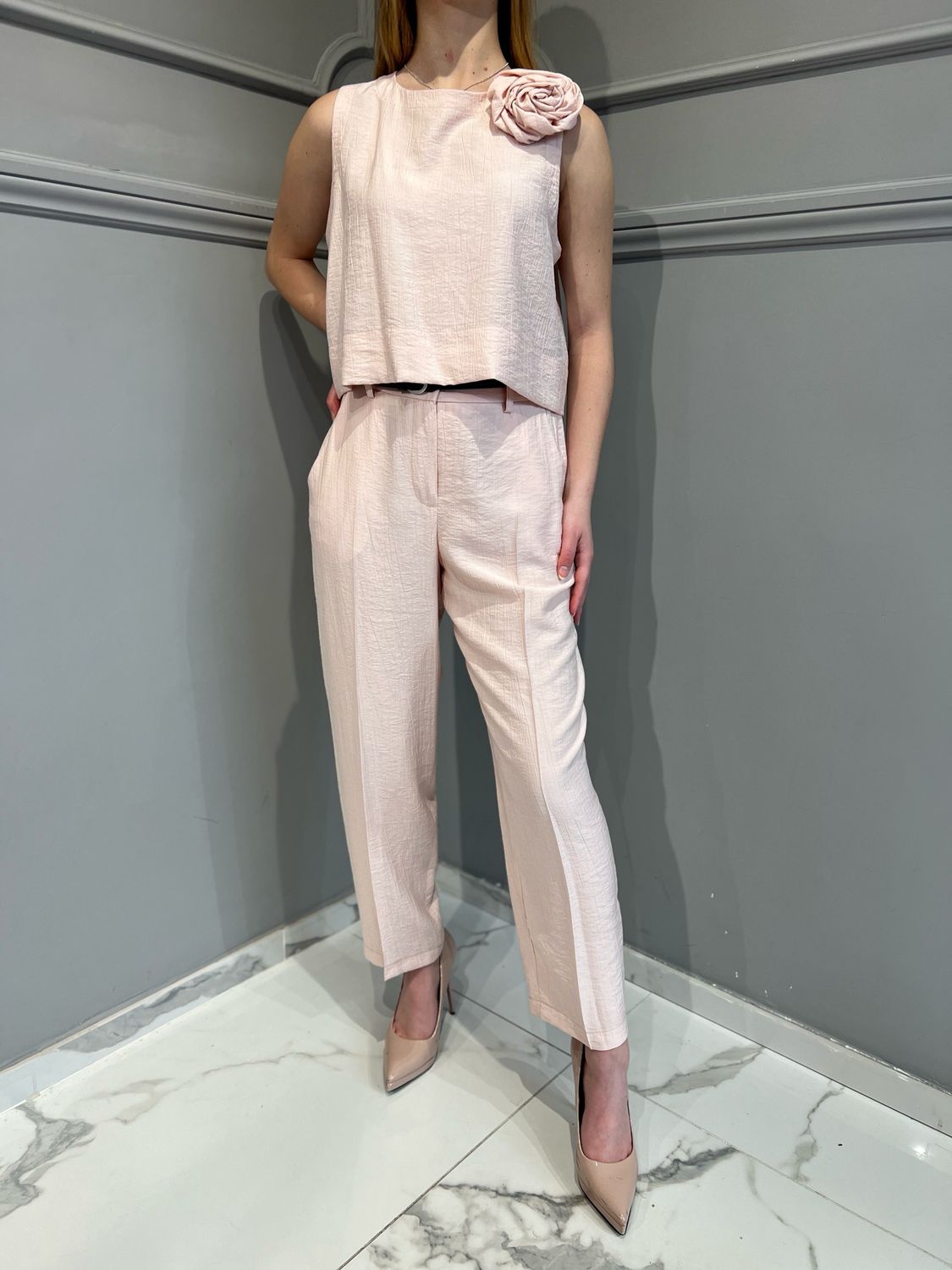 TENSIONE IN - pantalone in viscosa fluida con elastico dietro stretto sotto 25p7626 a rosa chiaro