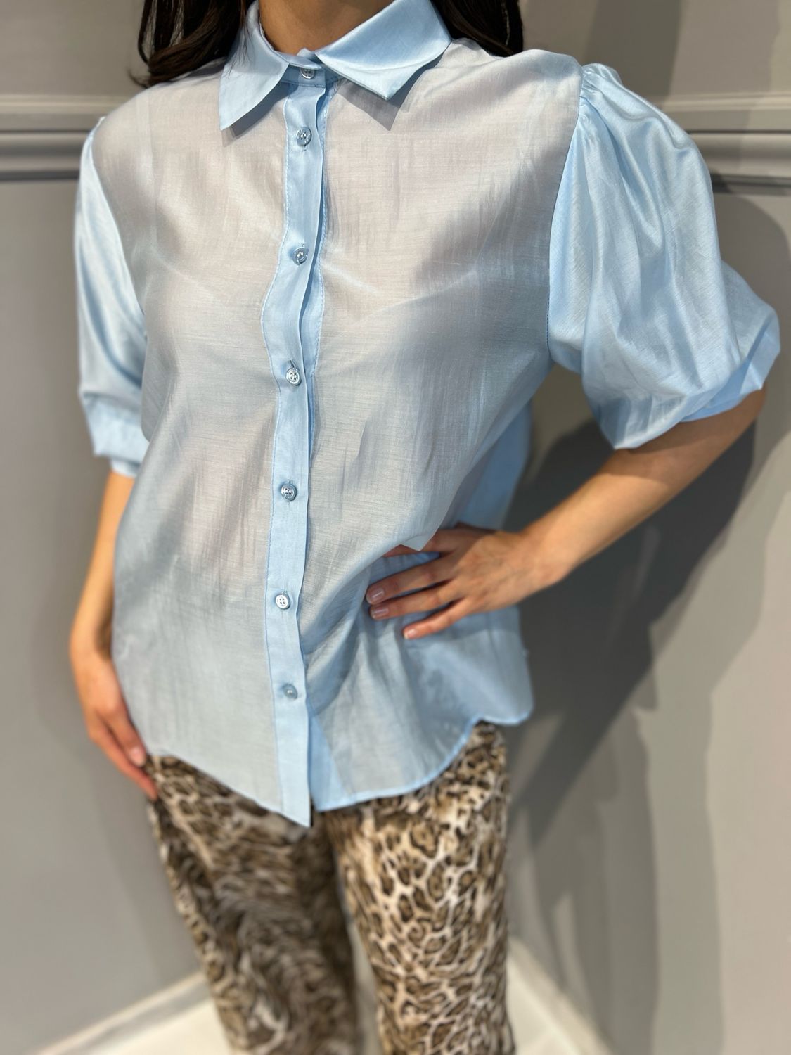 VICOLO - camicia a Maniche a palloncino in tencel TD1967 - celeste VICOLO - camicia a Maniche a palloncino in tencel TD1967 - celeste