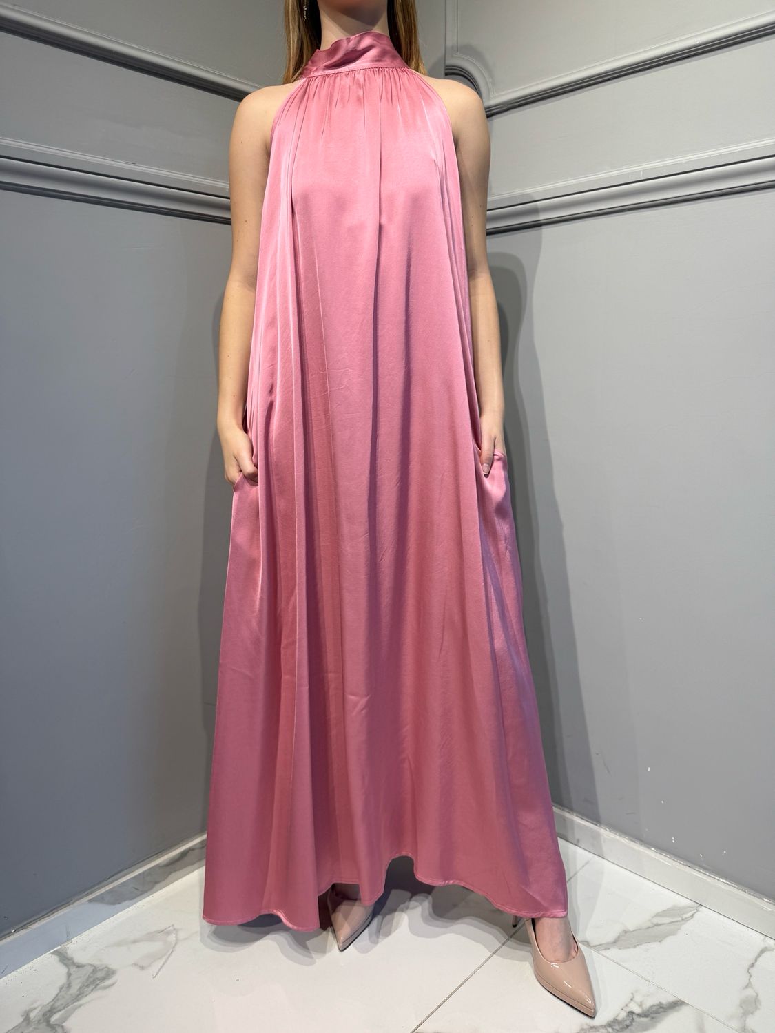 VICOLO - abito in satin scollo americana con tasche TD0768 - rosa VICOLO - abito in satin scollo americana con tasche TD0768 - rosa