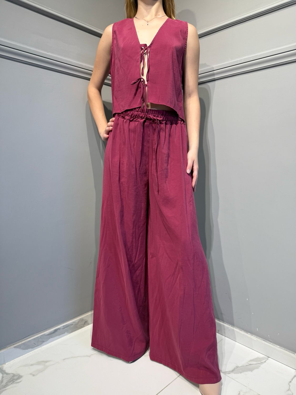 HAVE ONE - completo gilet con laccetti+pantalone con elastico in vita HFW-N014 - bordeaux HAVE ONE - completo gilet con laccetti+pantalone con elastico in vita HFW-N014 - bordeaux