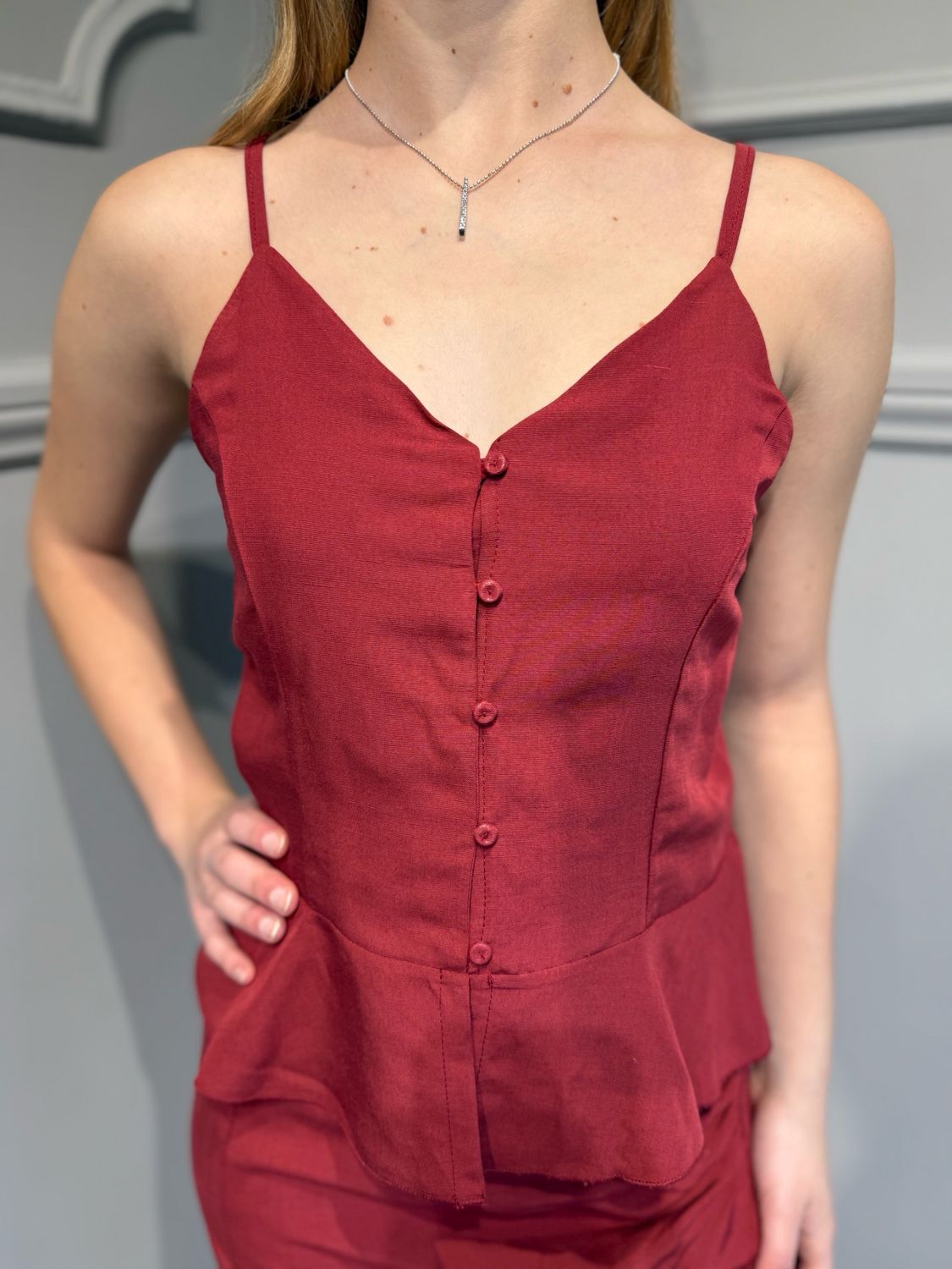 TENSIONE IN - top in misto lino con volant e bottoncini T30021AT - bordeaux