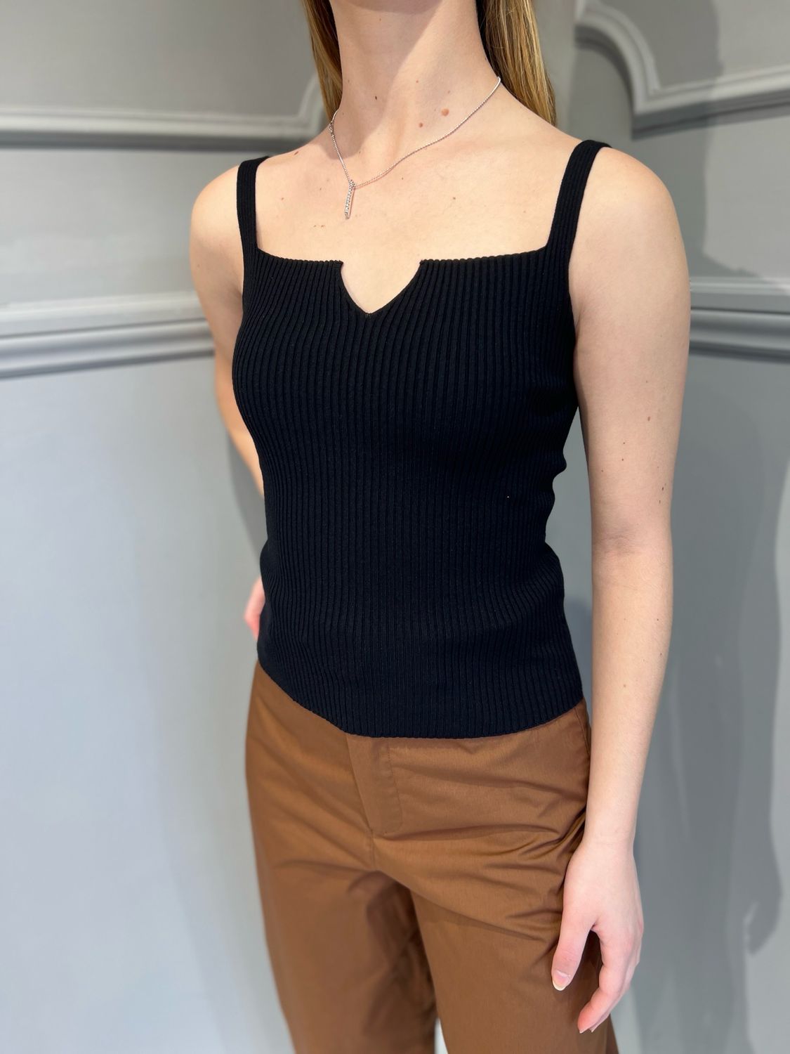 VICOLO - top a costine elasticizzato 22147D - nero