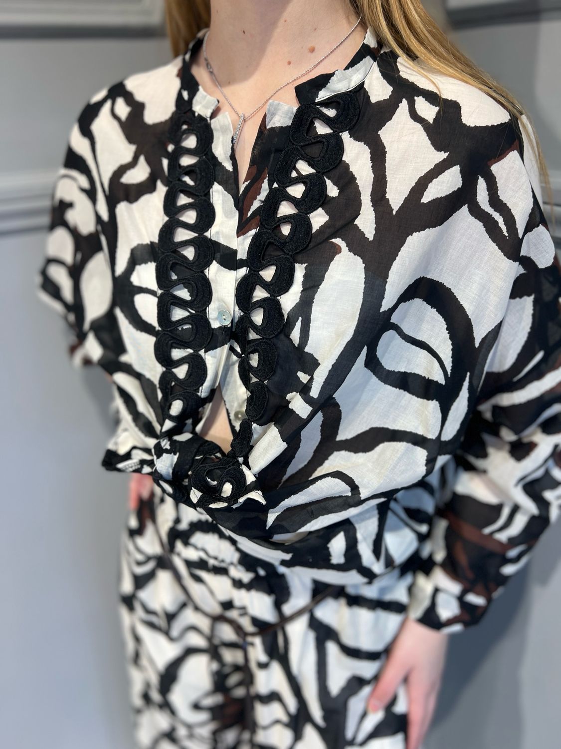 MOTEL - camicia in mussola di cotone a fantasia S25CC72 - fantasia unica