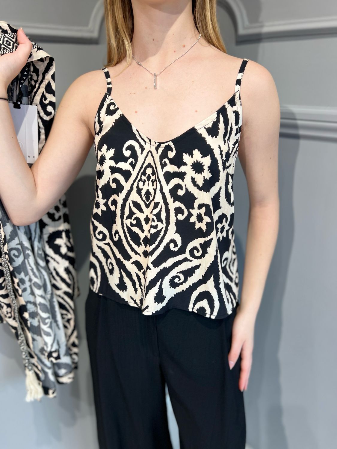 HAVE ONE - top con bretelle e fantasia RVS-N122 - variante unica