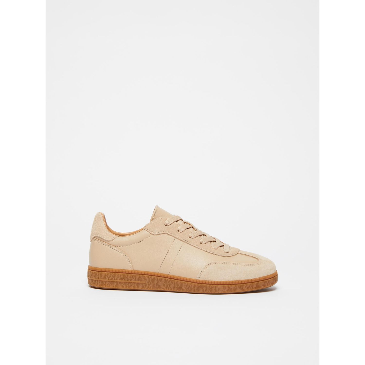MM MAXMARA - Sneakers con tomaia realizzata in microfibra e texture con effetto pelle bottalata Rifinite con inserti in  suede sono personalizzate dal dettaglio logo e hanno suola in gomma GIRANTE -
