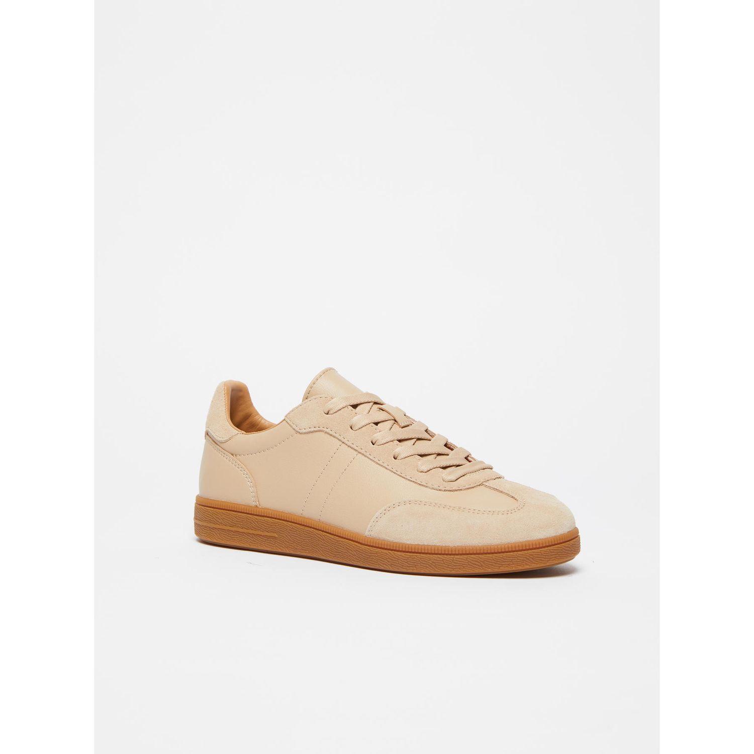 MM MAXMARA - Sneakers con tomaia realizzata in microfibra e texture con effetto pelle bottalata Rifinite con inserti in suede sono personalizzate dal dettaglio logo e hanno suola in gomma GIRANTE -