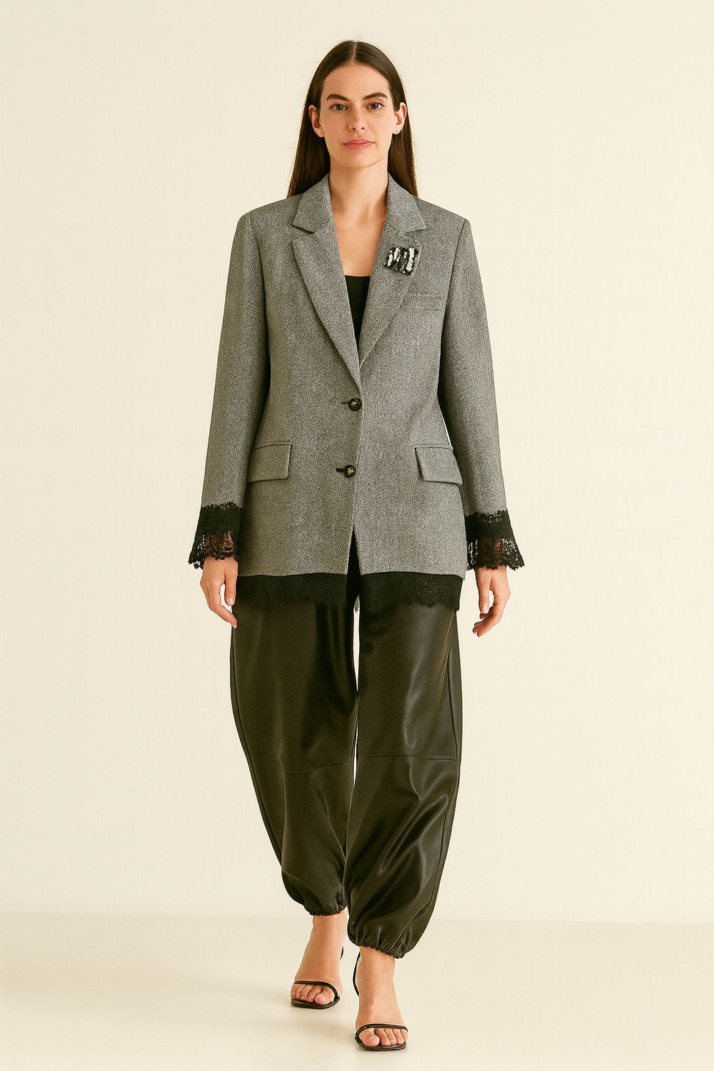 MOTEL - giacca spinata con inserti in pizzo e spilla W25J503 - nero