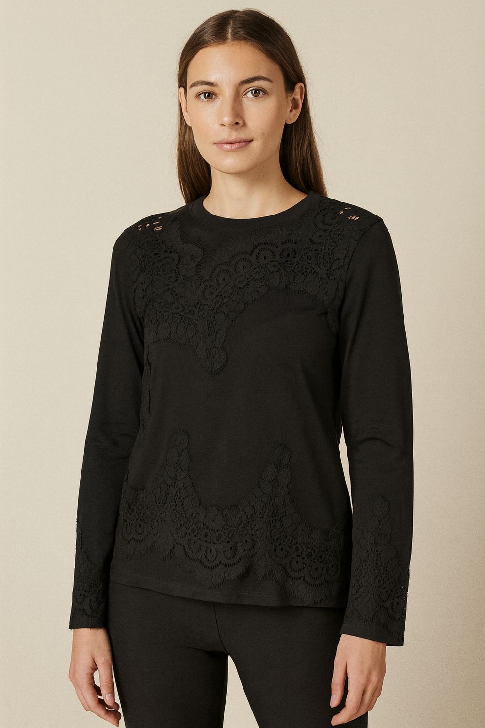 TENSIONE IN - t-shirt in cotone con inserì in pizzo 37775 - nero