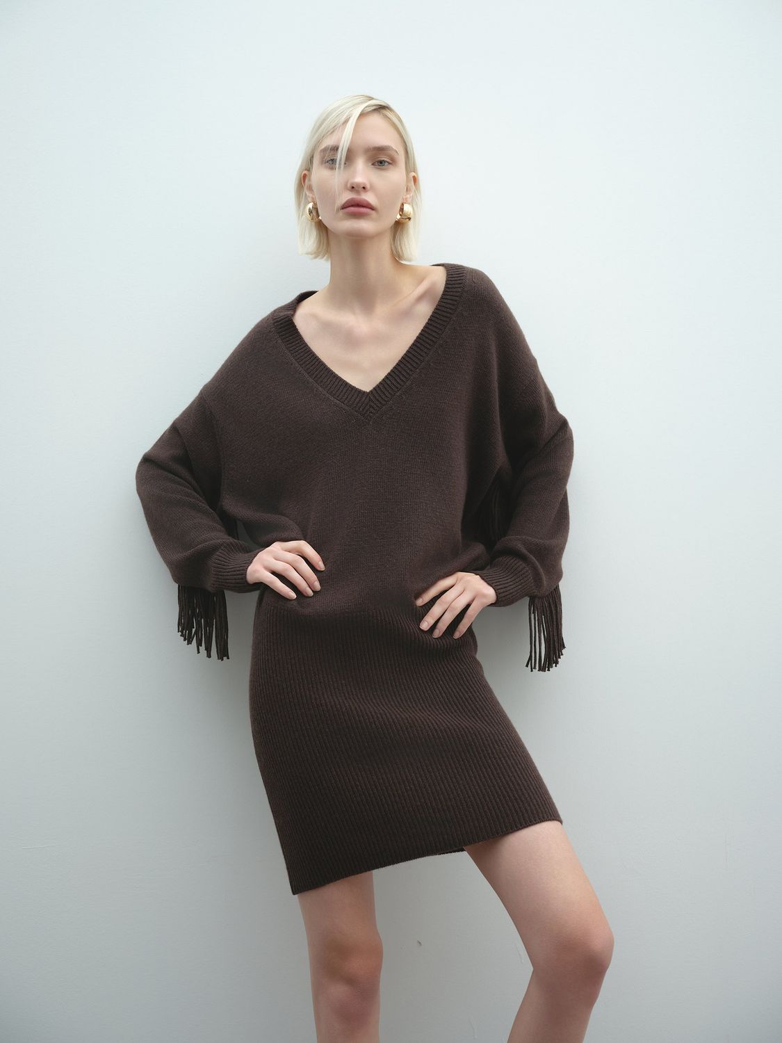 Abito corto AKEP con frange VSKD11021_MORO Abito corto AKEP con frange VSKD11021_MORO