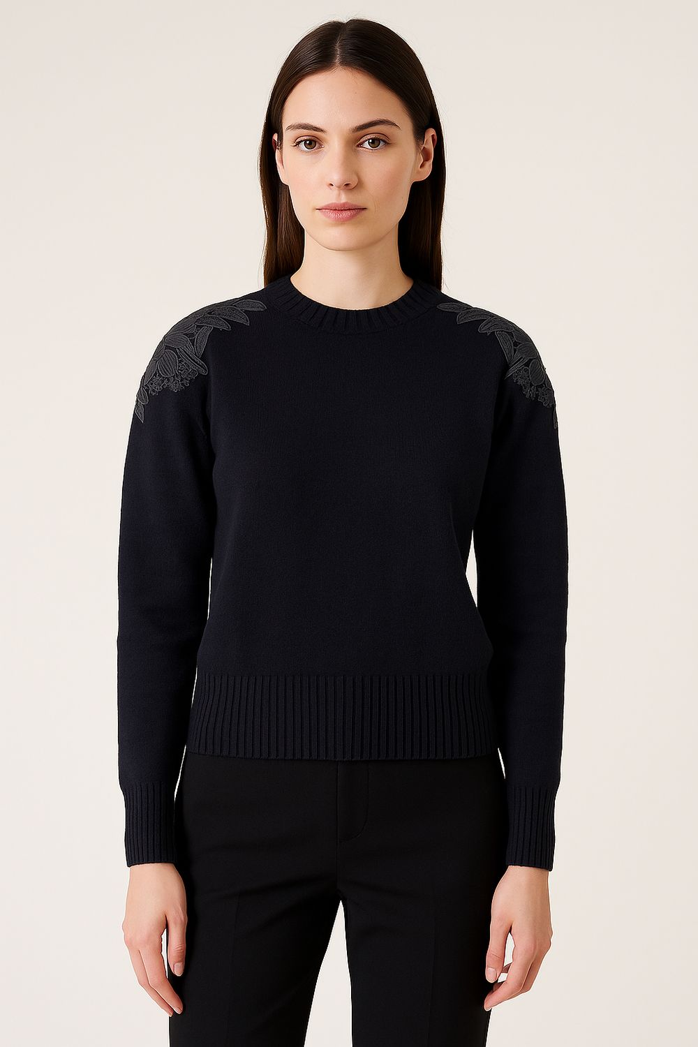 MOTEL - maglia girocollo con ricami sulle spalle PA9367- nero/nero