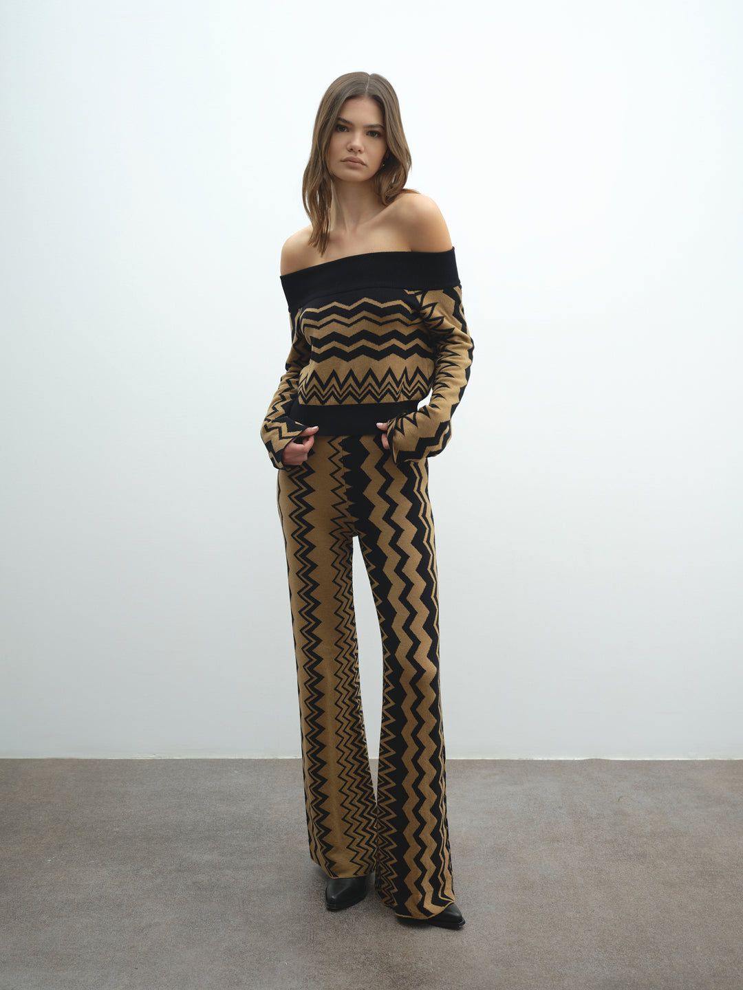 Maglia AKEP scollo shiffer MGKD11040_MARRONE