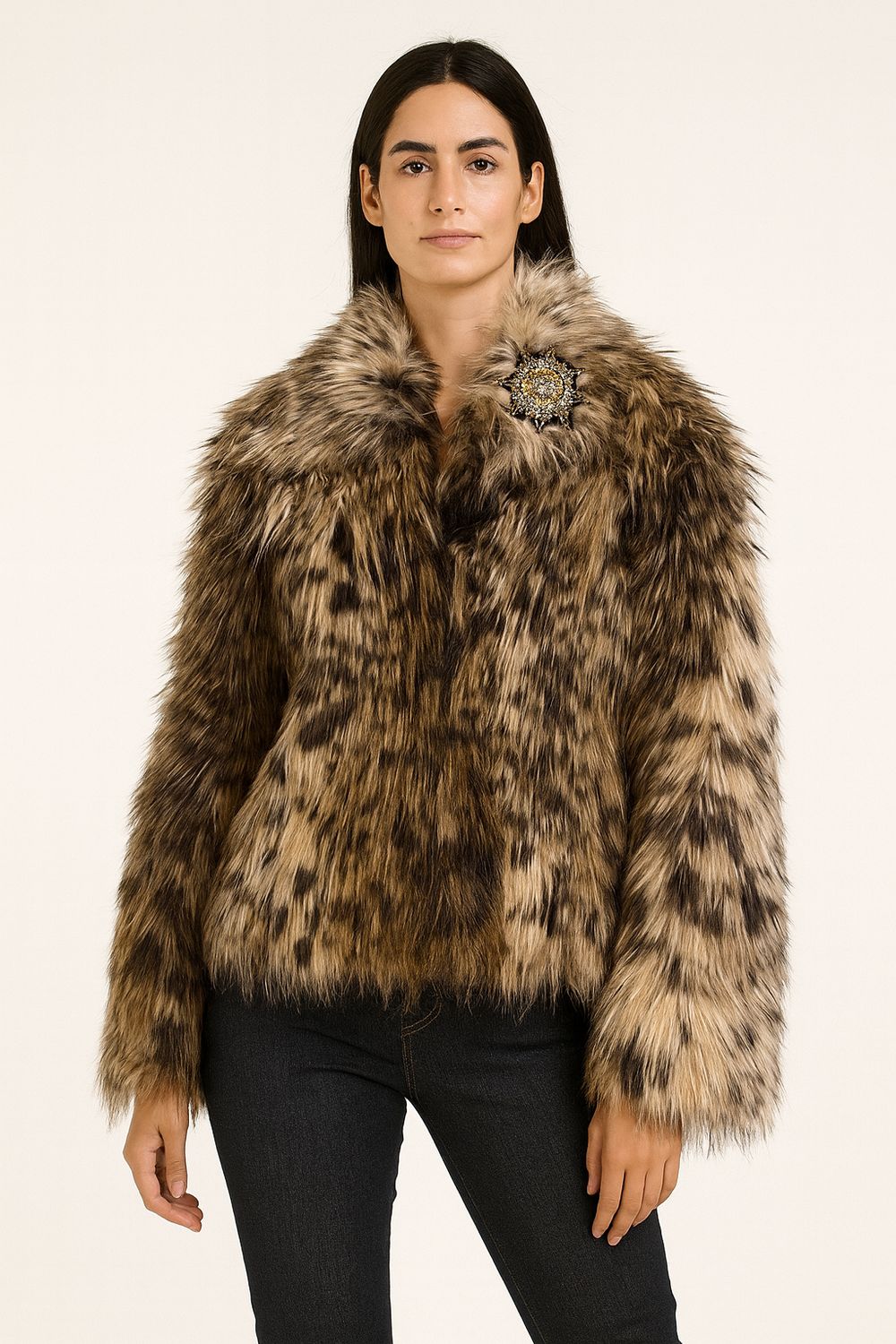 MOTEL - giacca in pelliccia ecologica corta con spille W25J775 - moro