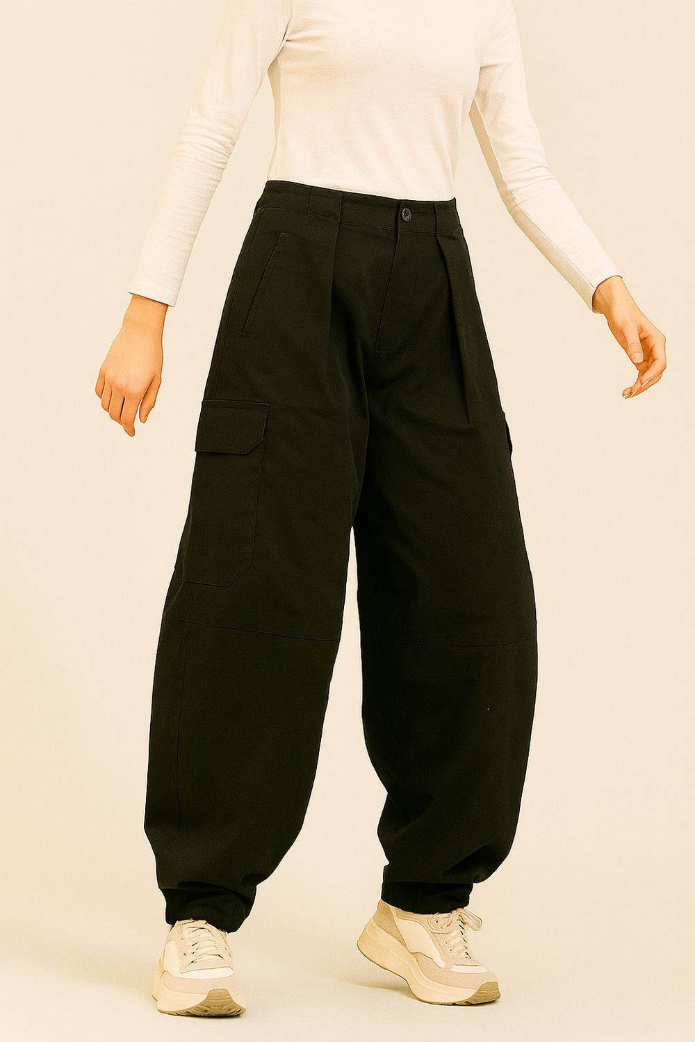 TENSIONE IN - pantalone con tasconi over modello Baloon 37586 - nero