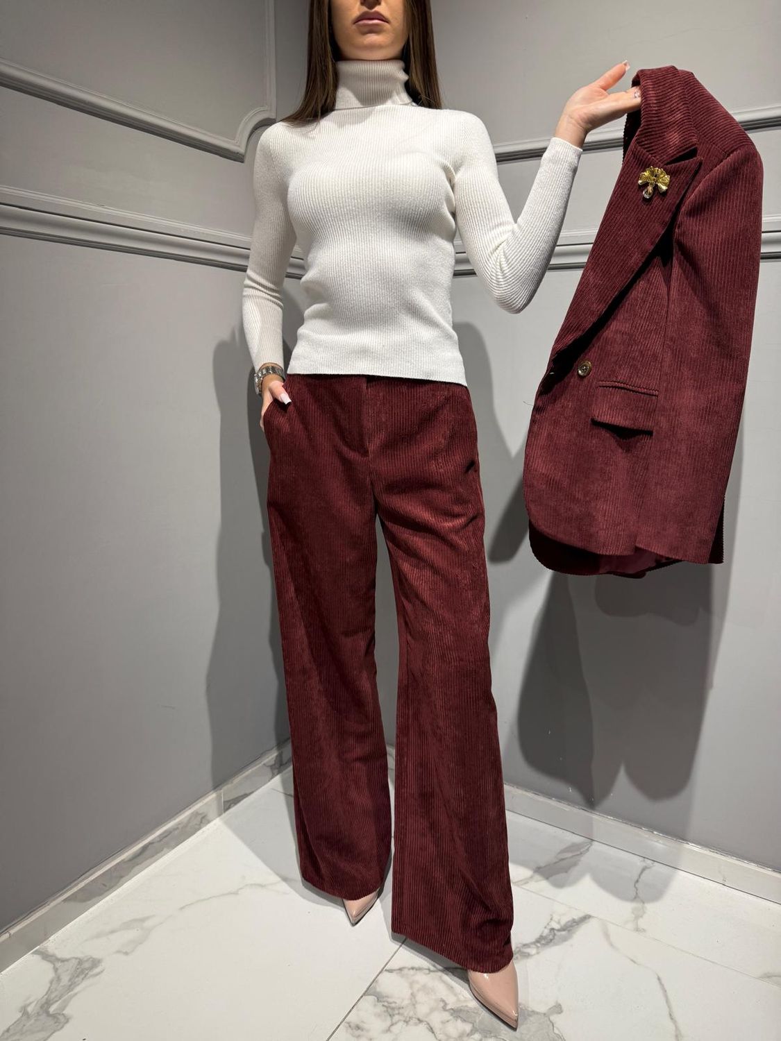 VICOLO - Maglia a costine elasticizzata con collo alto Panna - 77314F