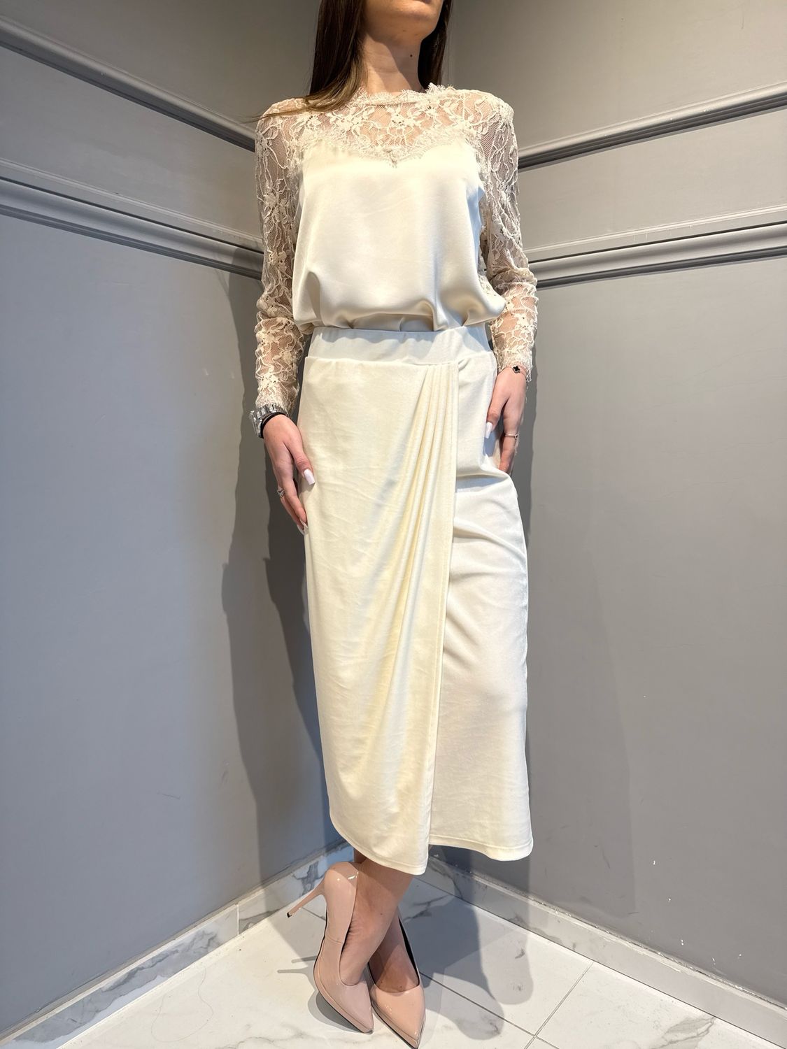 TENSIONE IN- gonna in velluto elasticizzato con drappeggi panna 60123AT